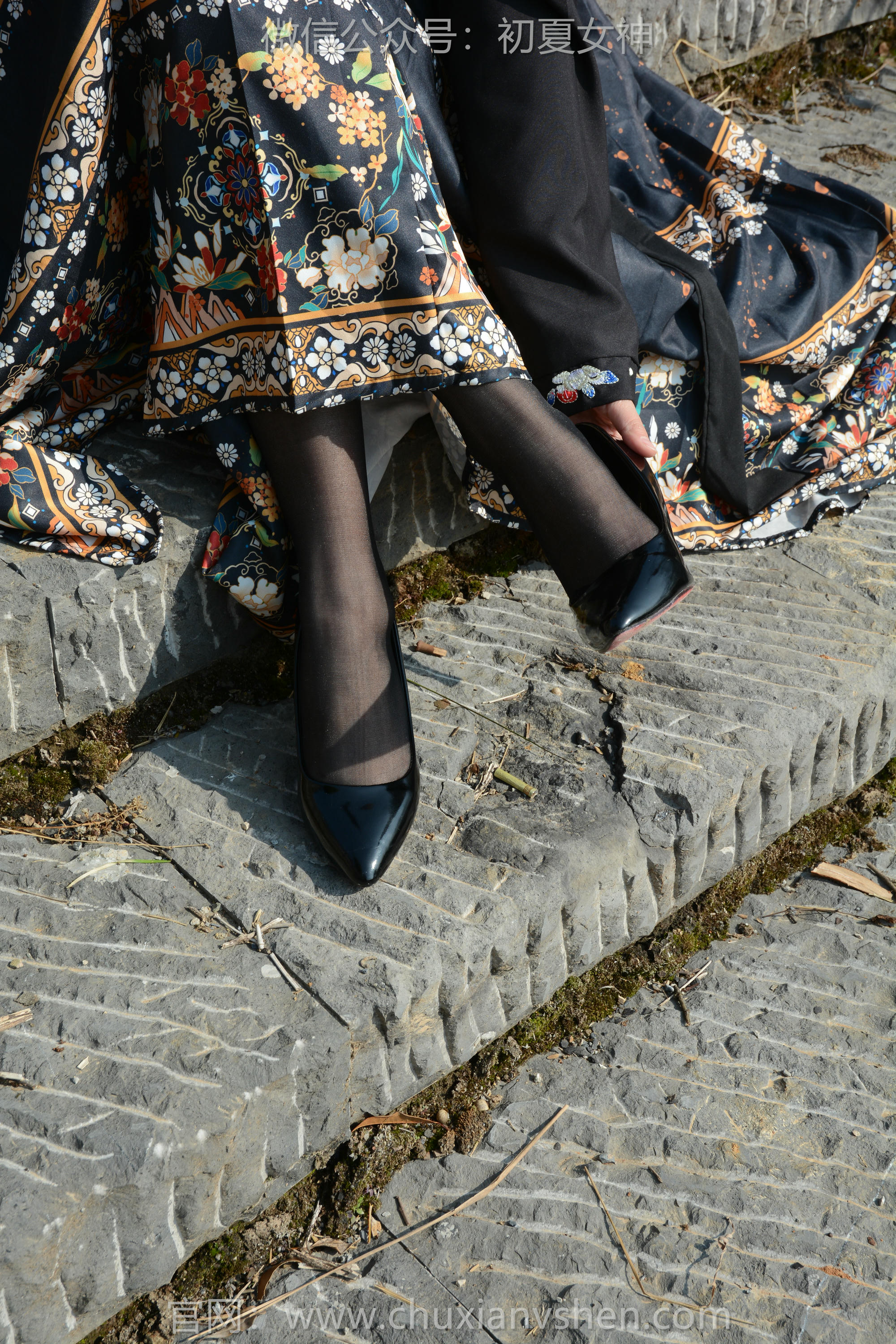 初夏女神 NO.238 双双~【黑色马面裙】这套我不管怎样都得端庄大气点，压制内心的小宇宙 [140P2V 3.63 GB]_第6集