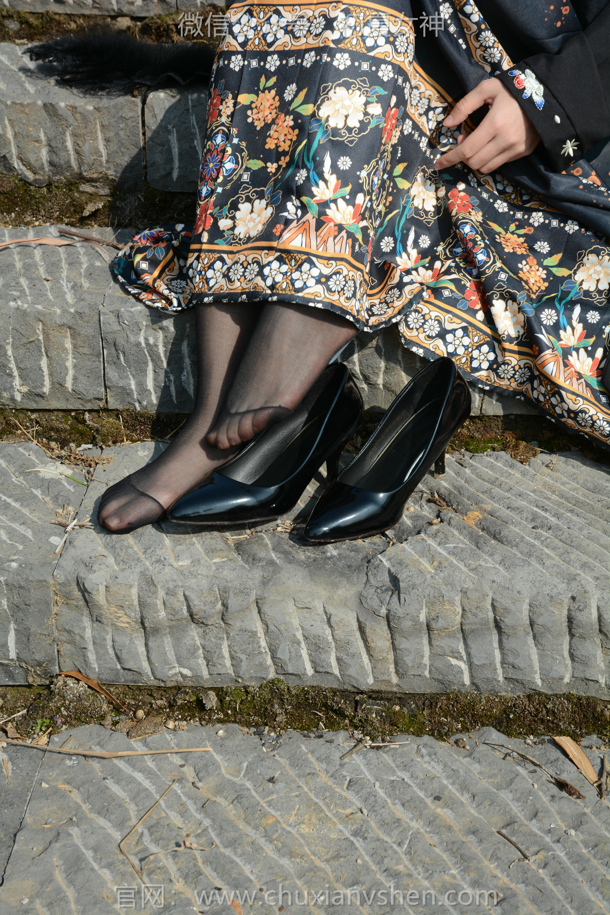 初夏女神 NO.238 双双~【黑色马面裙】这套我不管怎样都得端庄大气点，压制内心的小宇宙 [140P2V 3.63 GB]_第7集