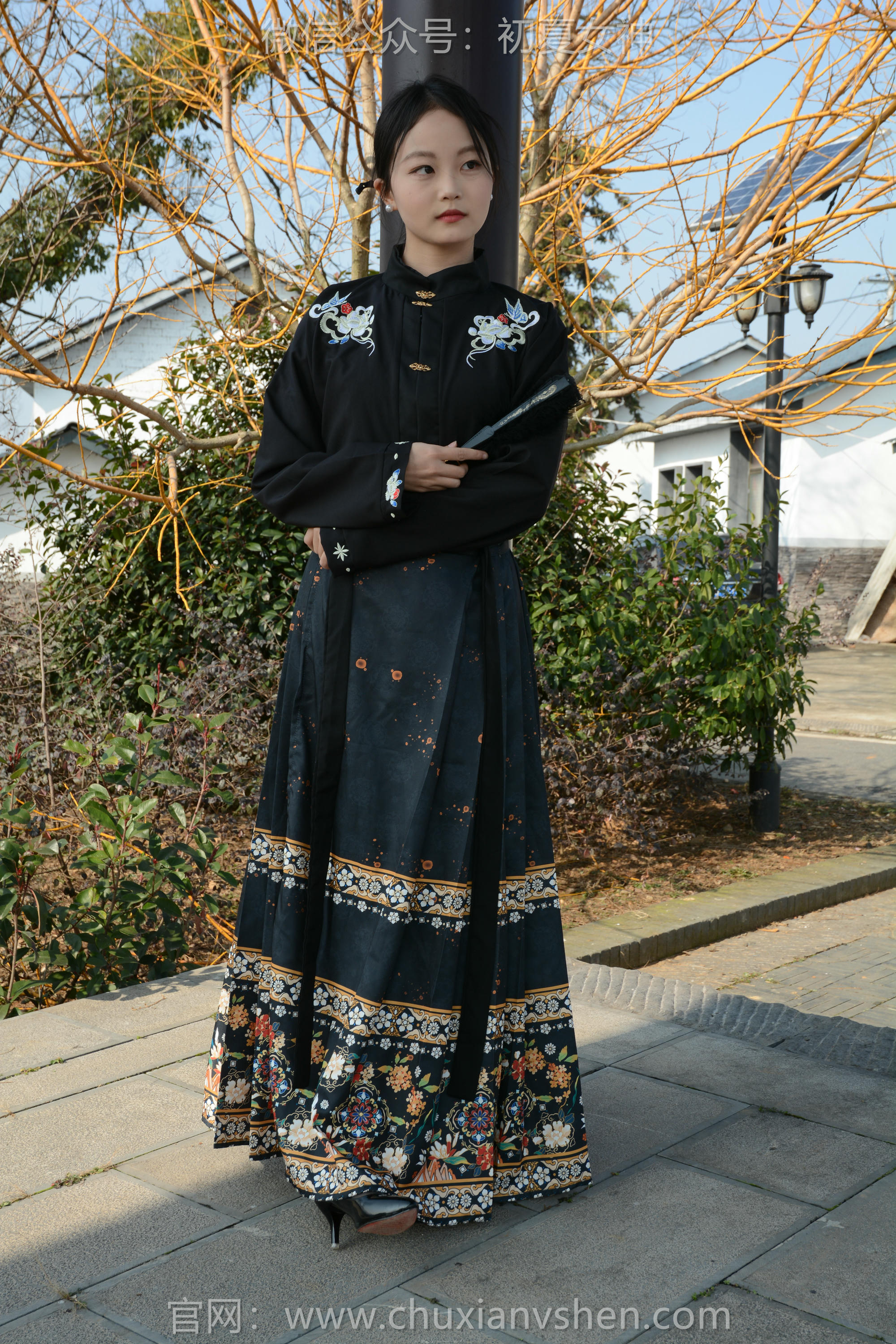 初夏女神 NO.238 双双~【黑色马面裙】这套我不管怎样都得端庄大气点，压制内心的小宇宙 [140P2V 3.63 GB]_第1集