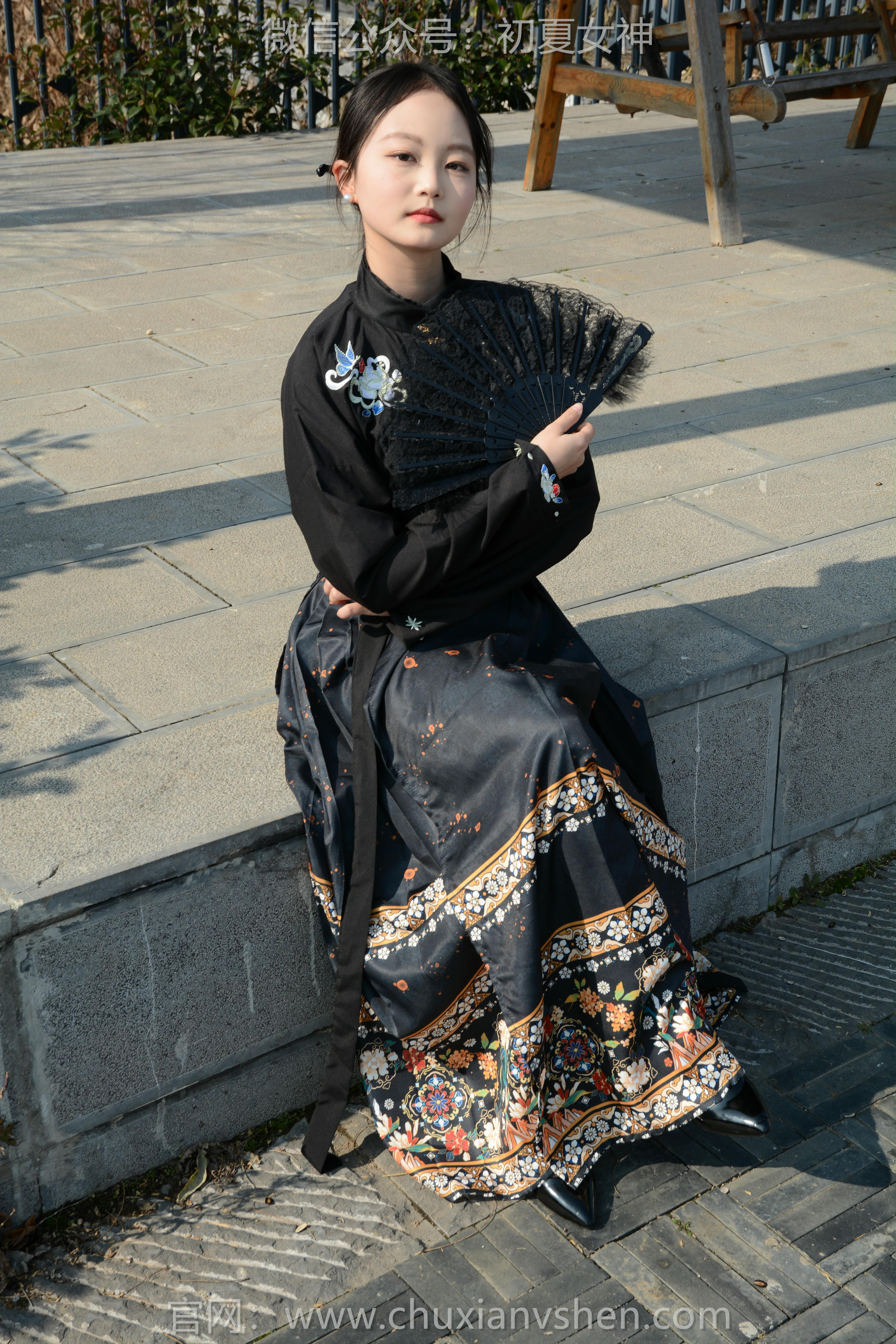 初夏女神 NO.238 双双~【黑色马面裙】这套我不管怎样都得端庄大气点，压制内心的小宇宙 [140P2V 3.63 GB]_第1集