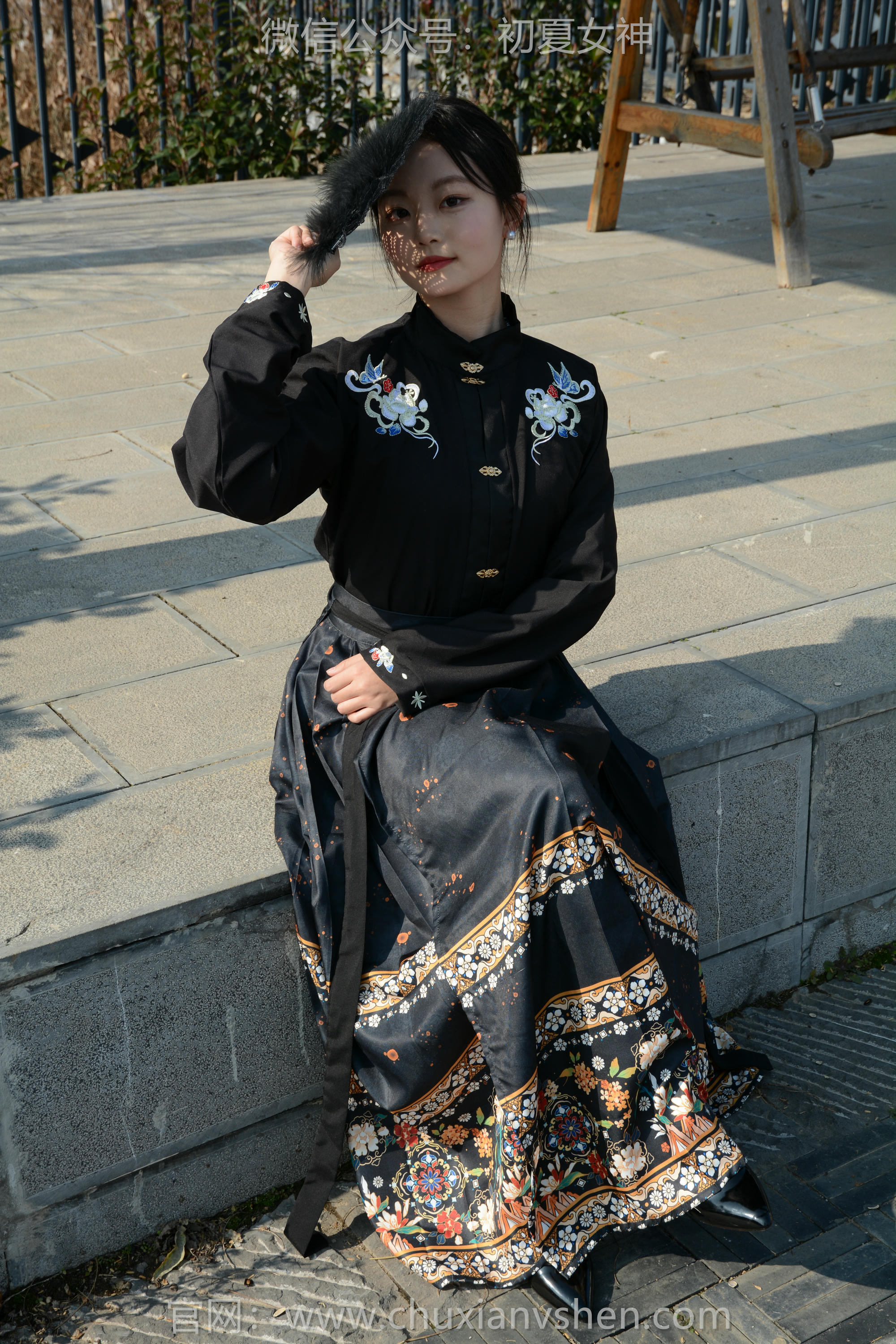 初夏女神 NO.238 双双~【黑色马面裙】这套我不管怎样都得端庄大气点，压制内心的小宇宙 [140P2V 3.63 GB]_第2集