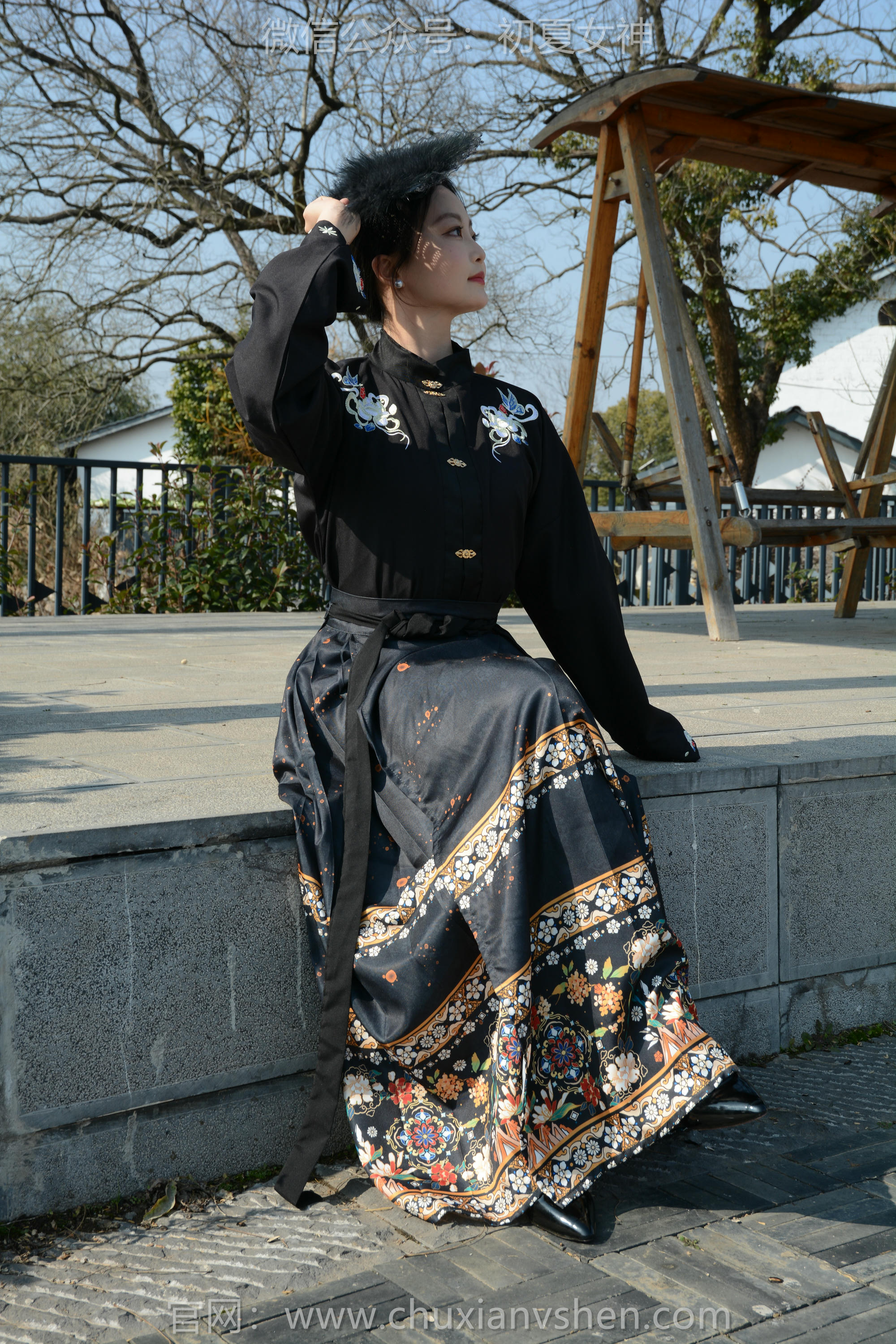 初夏女神 NO.238 双双~【黑色马面裙】这套我不管怎样都得端庄大气点，压制内心的小宇宙 [140P2V 3.63 GB]_第2集