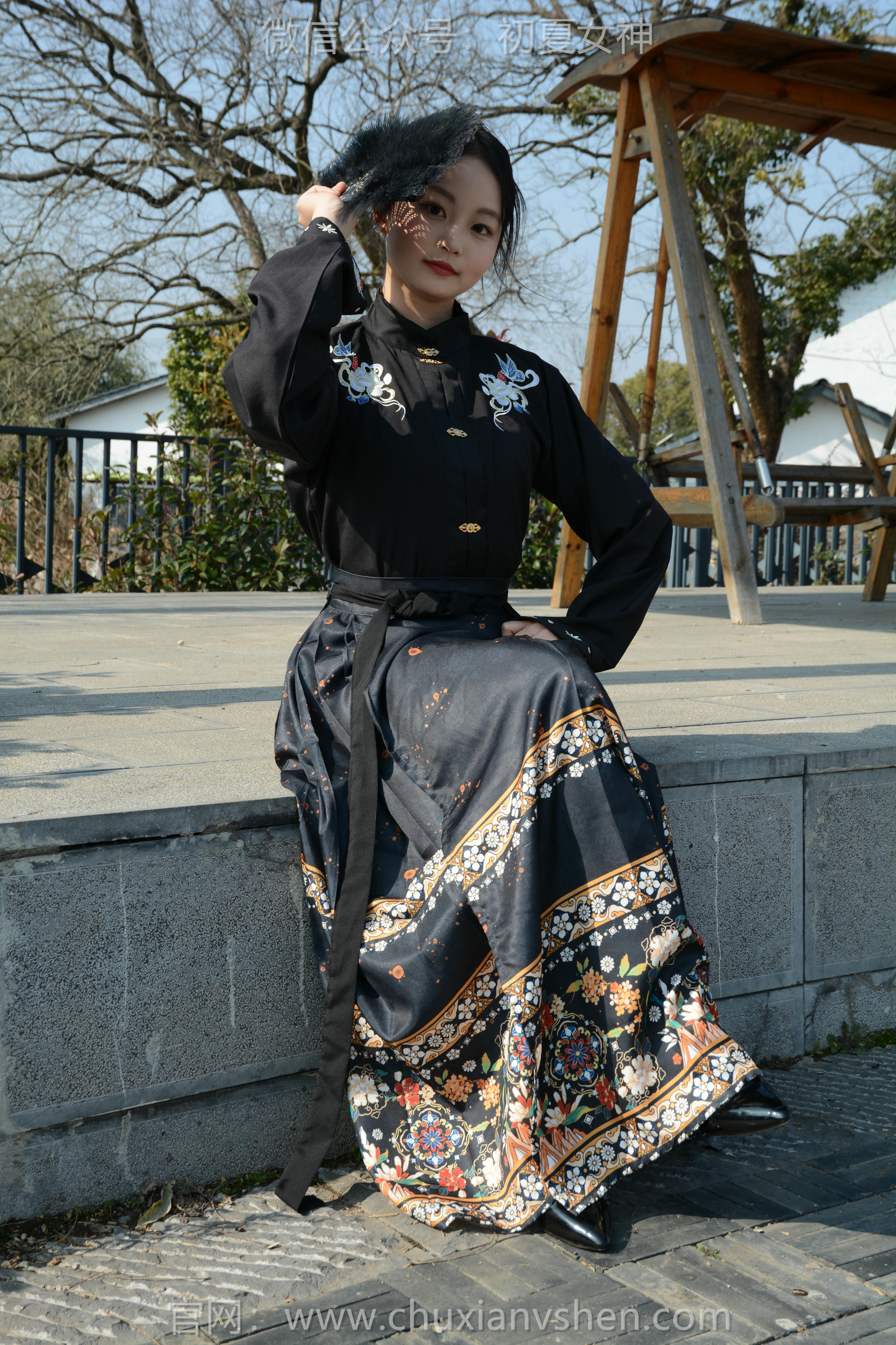 初夏女神 NO.238 双双~【黑色马面裙】这套我不管怎样都得端庄大气点，压制内心的小宇宙 [140P2V 3.63 GB]_第2集