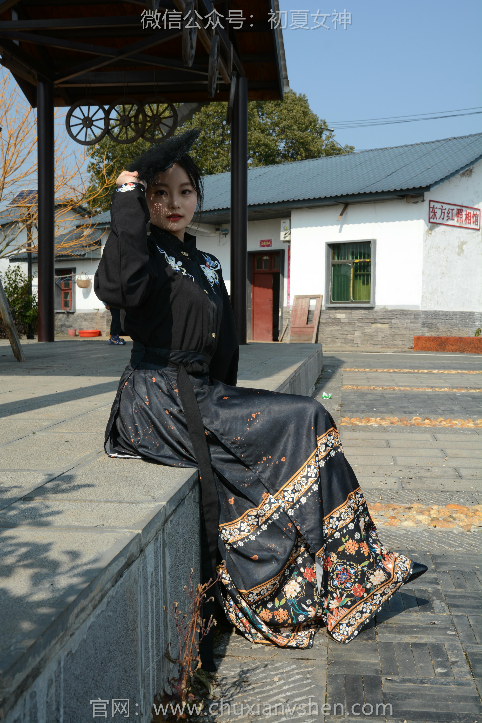 初夏女神 NO.238 双双~【黑色马面裙】这套我不管怎样都得端庄大气点，压制内心的小宇宙 [140P2V 3.63 GB]_第2集