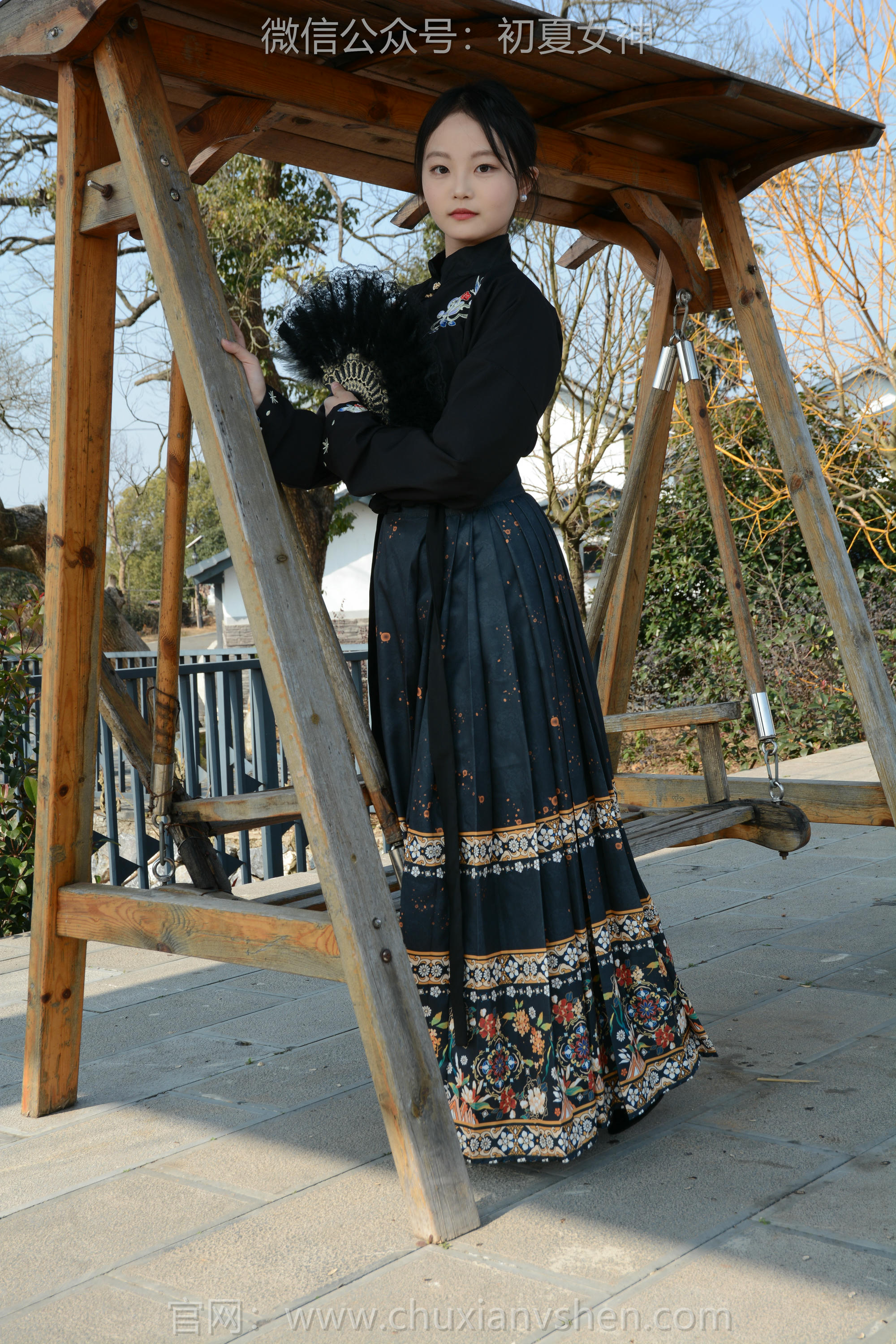 初夏女神 NO.238 双双~【黑色马面裙】这套我不管怎样都得端庄大气点，压制内心的小宇宙 [140P2V 3.63 GB]_第2集