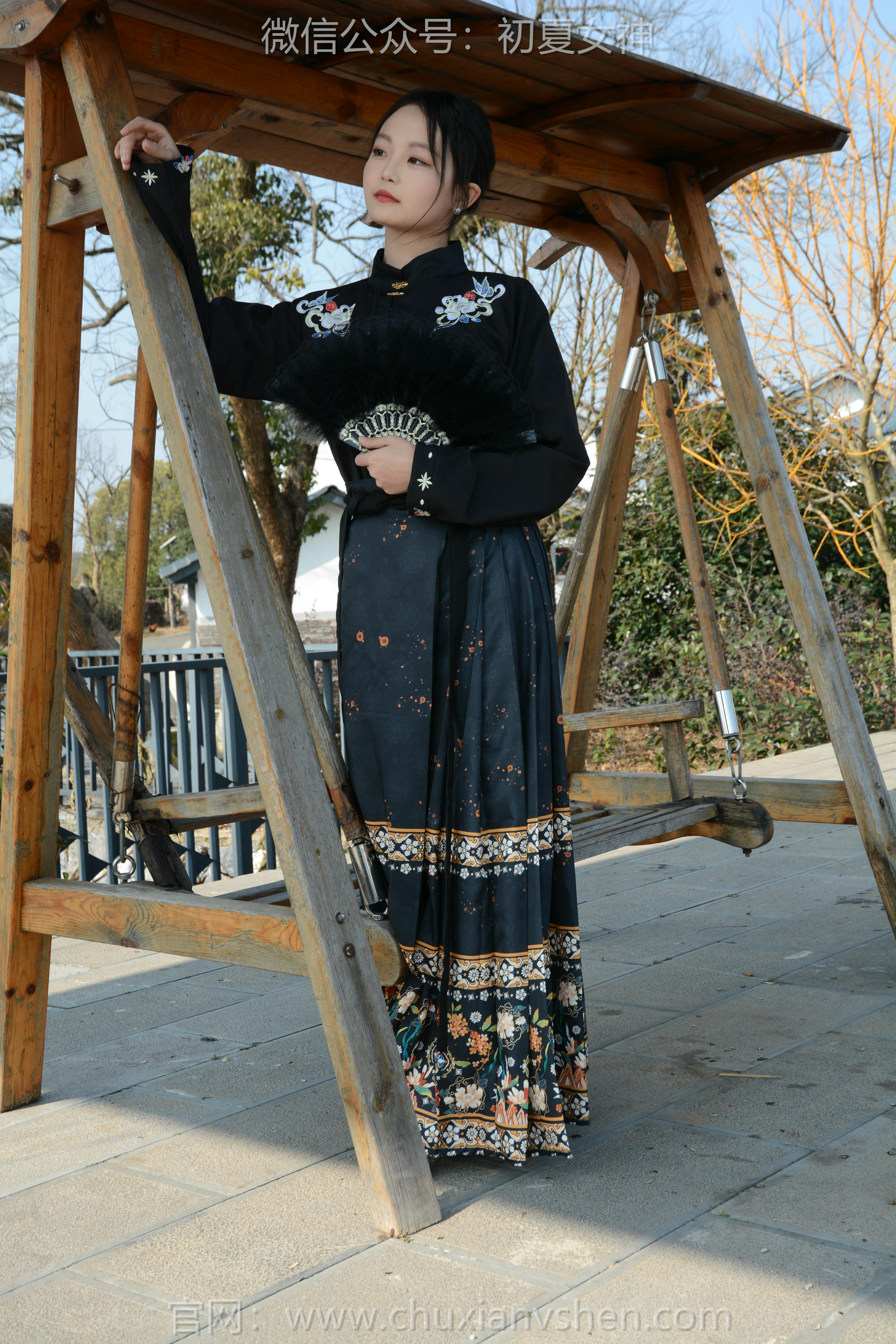 初夏女神 NO.238 双双~【黑色马面裙】这套我不管怎样都得端庄大气点，压制内心的小宇宙 [140P2V 3.63 GB]_第2集