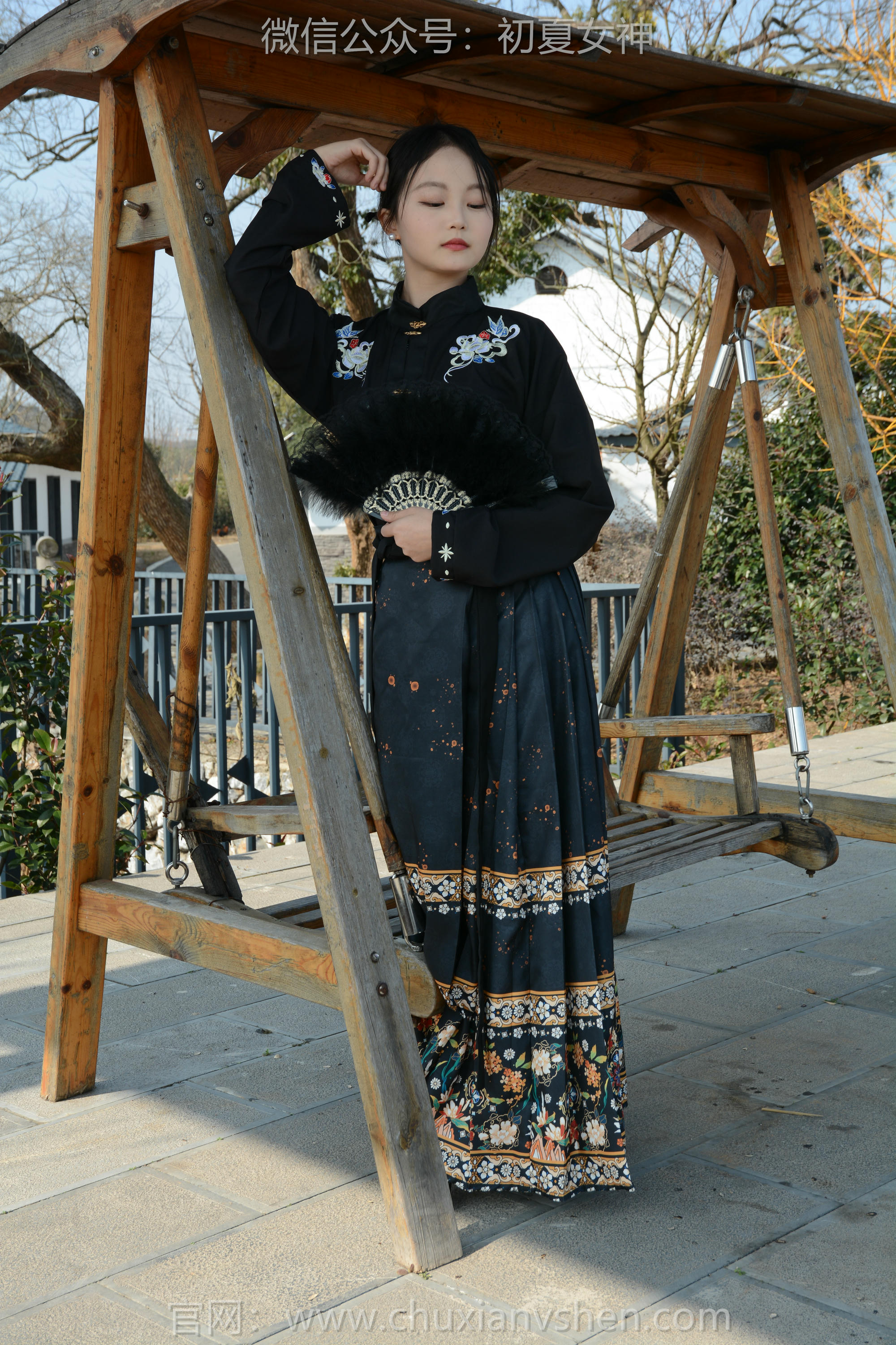 初夏女神 NO.238 双双~【黑色马面裙】这套我不管怎样都得端庄大气点，压制内心的小宇宙 [140P2V 3.63 GB]_第2集