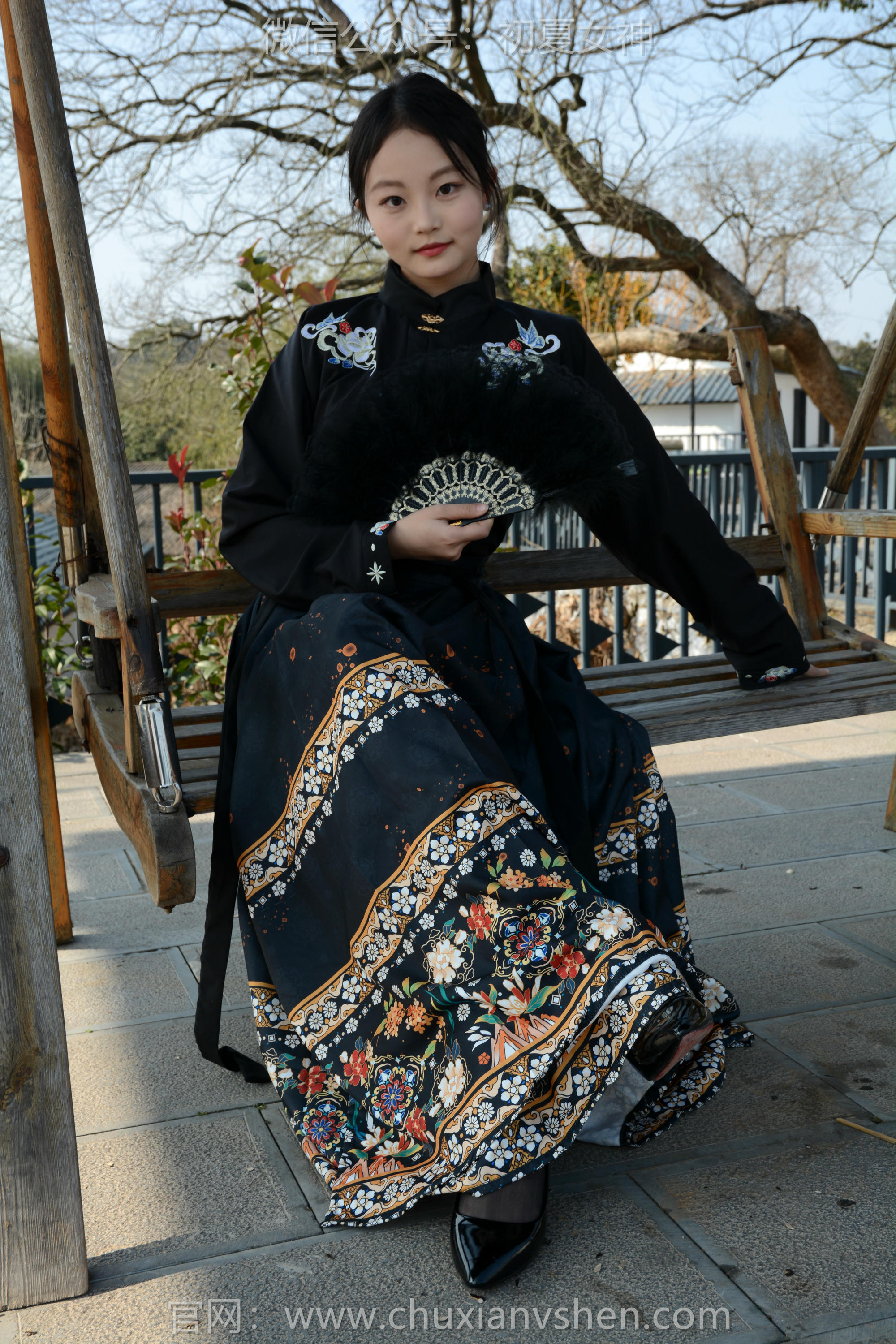 初夏女神 NO.238 双双~【黑色马面裙】这套我不管怎样都得端庄大气点，压制内心的小宇宙 [140P2V 3.63 GB]_第3集