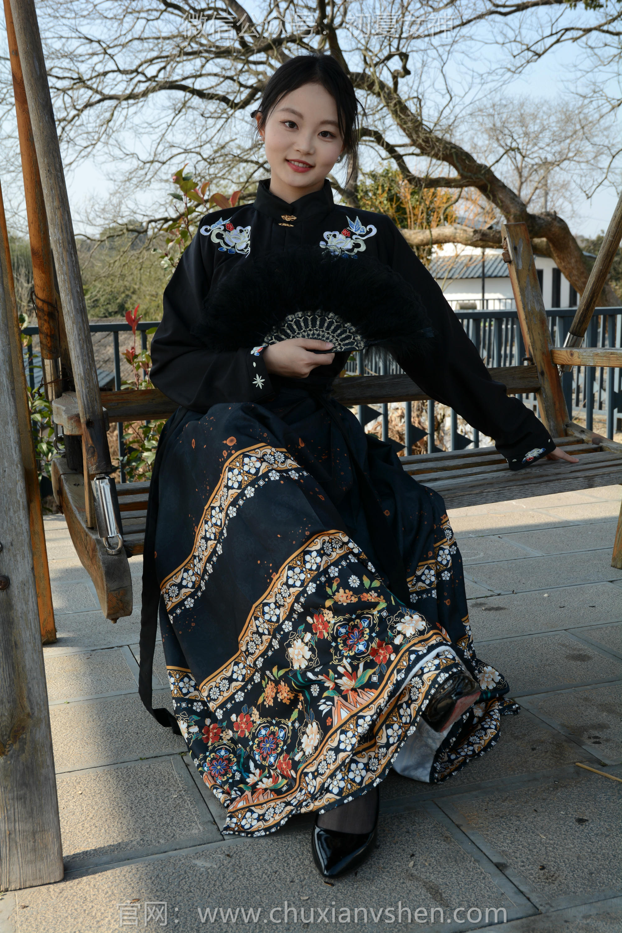 初夏女神 NO.238 双双~【黑色马面裙】这套我不管怎样都得端庄大气点，压制内心的小宇宙 [140P2V 3.63 GB]_第3集