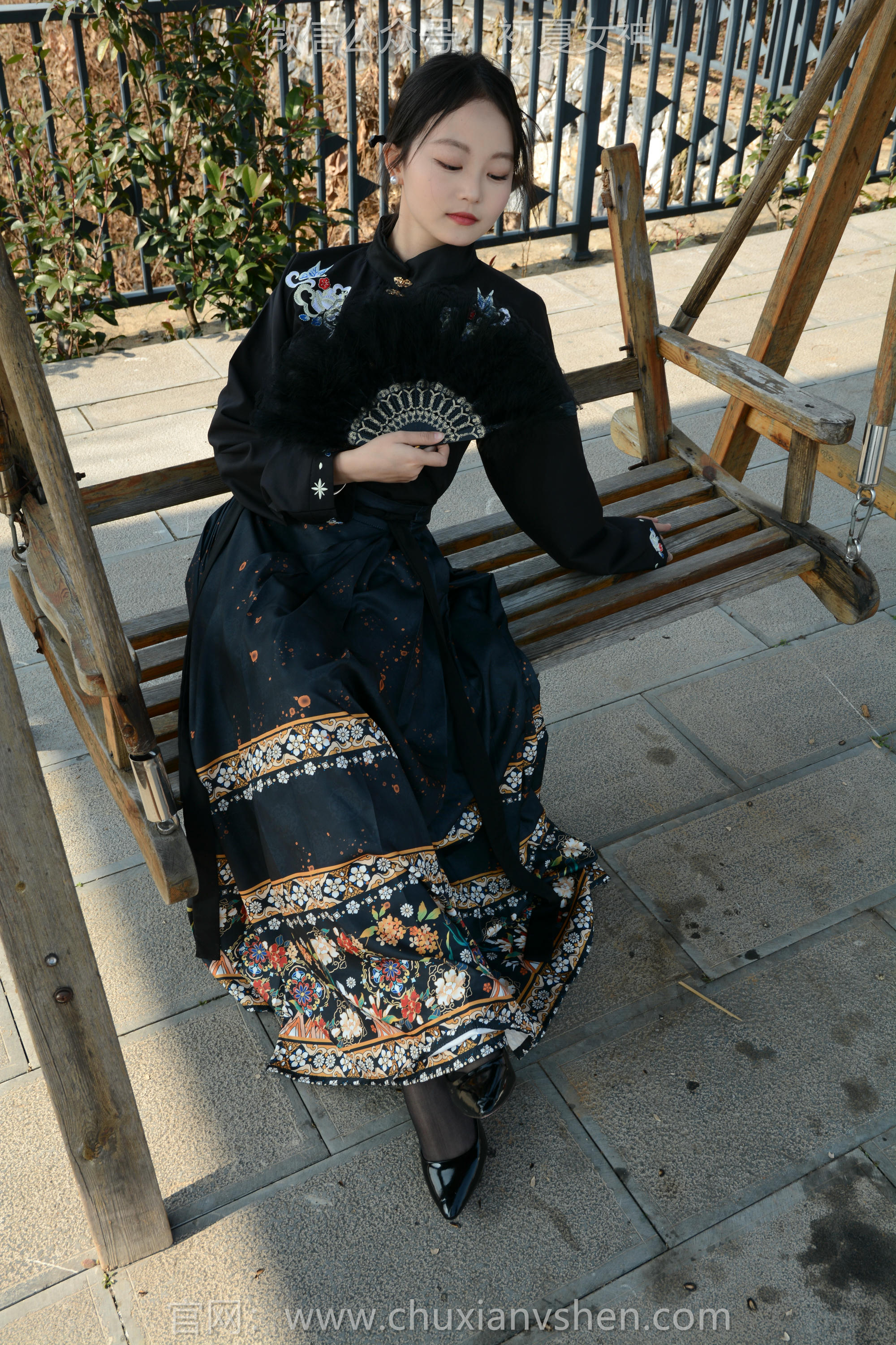 初夏女神 NO.238 双双~【黑色马面裙】这套我不管怎样都得端庄大气点，压制内心的小宇宙 [140P2V 3.63 GB]_第3集