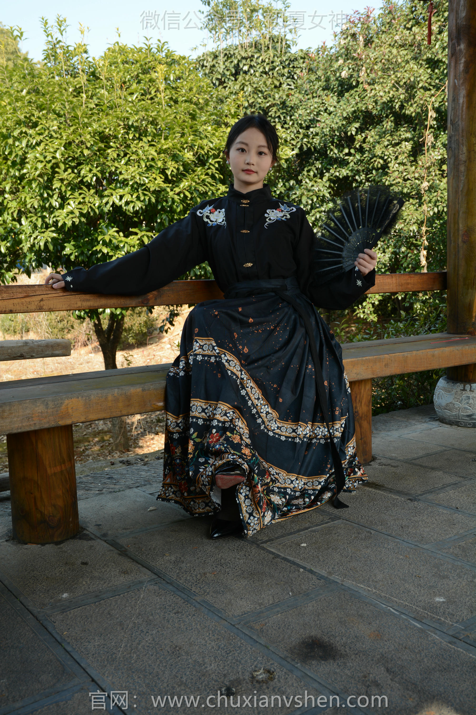 初夏女神 NO.238 双双~【黑色马面裙】这套我不管怎样都得端庄大气点，压制内心的小宇宙 [140P2V 3.63 GB]_第4集