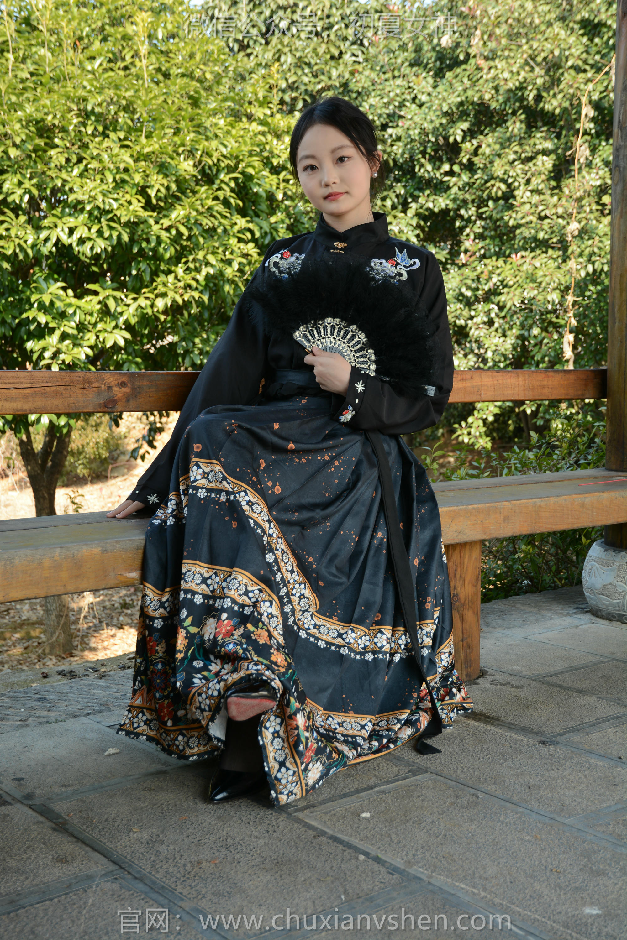 初夏女神 NO.238 双双~【黑色马面裙】这套我不管怎样都得端庄大气点，压制内心的小宇宙 [140P2V 3.63 GB]_第4集