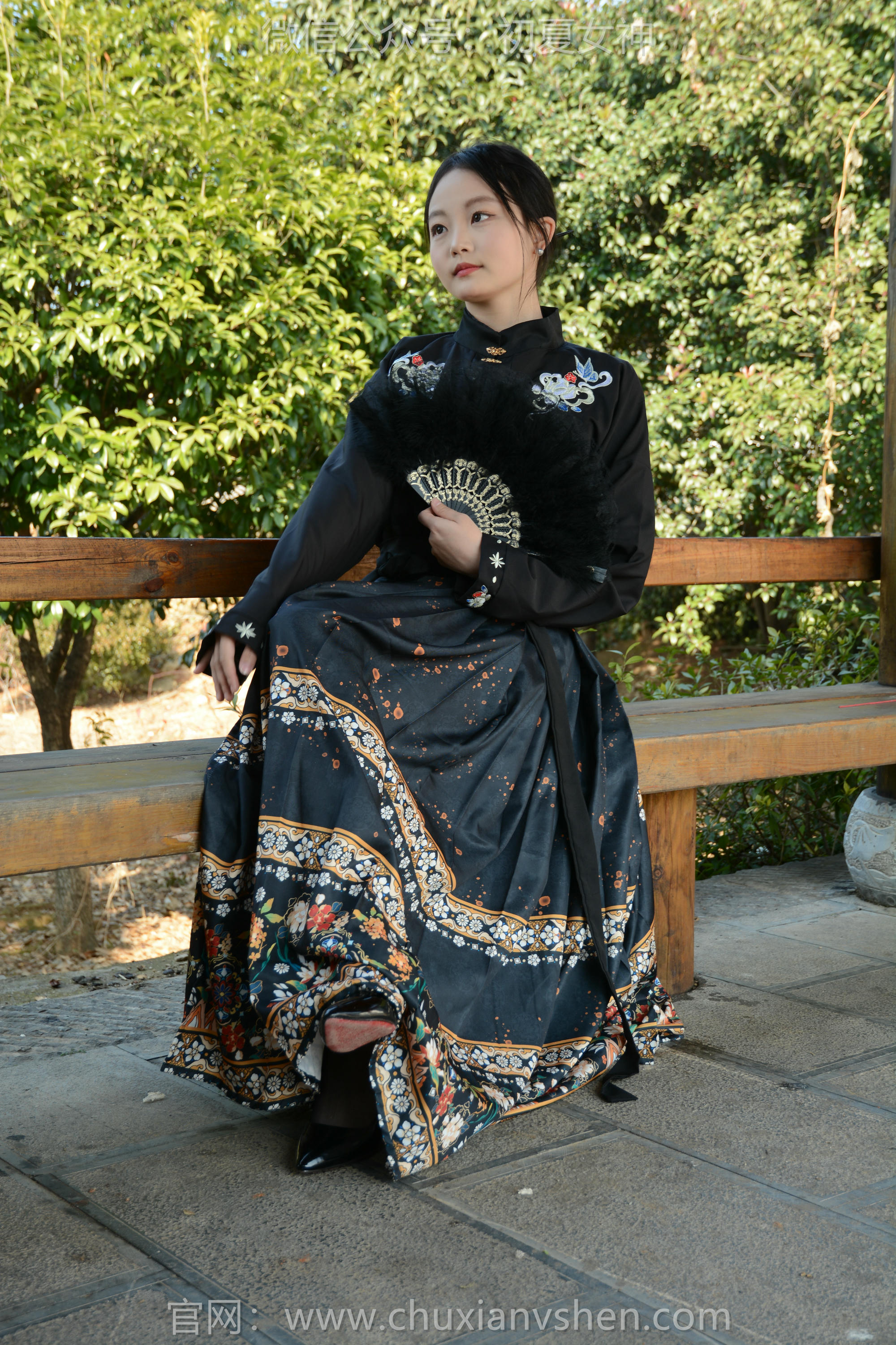 初夏女神 NO.238 双双~【黑色马面裙】这套我不管怎样都得端庄大气点，压制内心的小宇宙 [140P2V 3.63 GB]_第4集