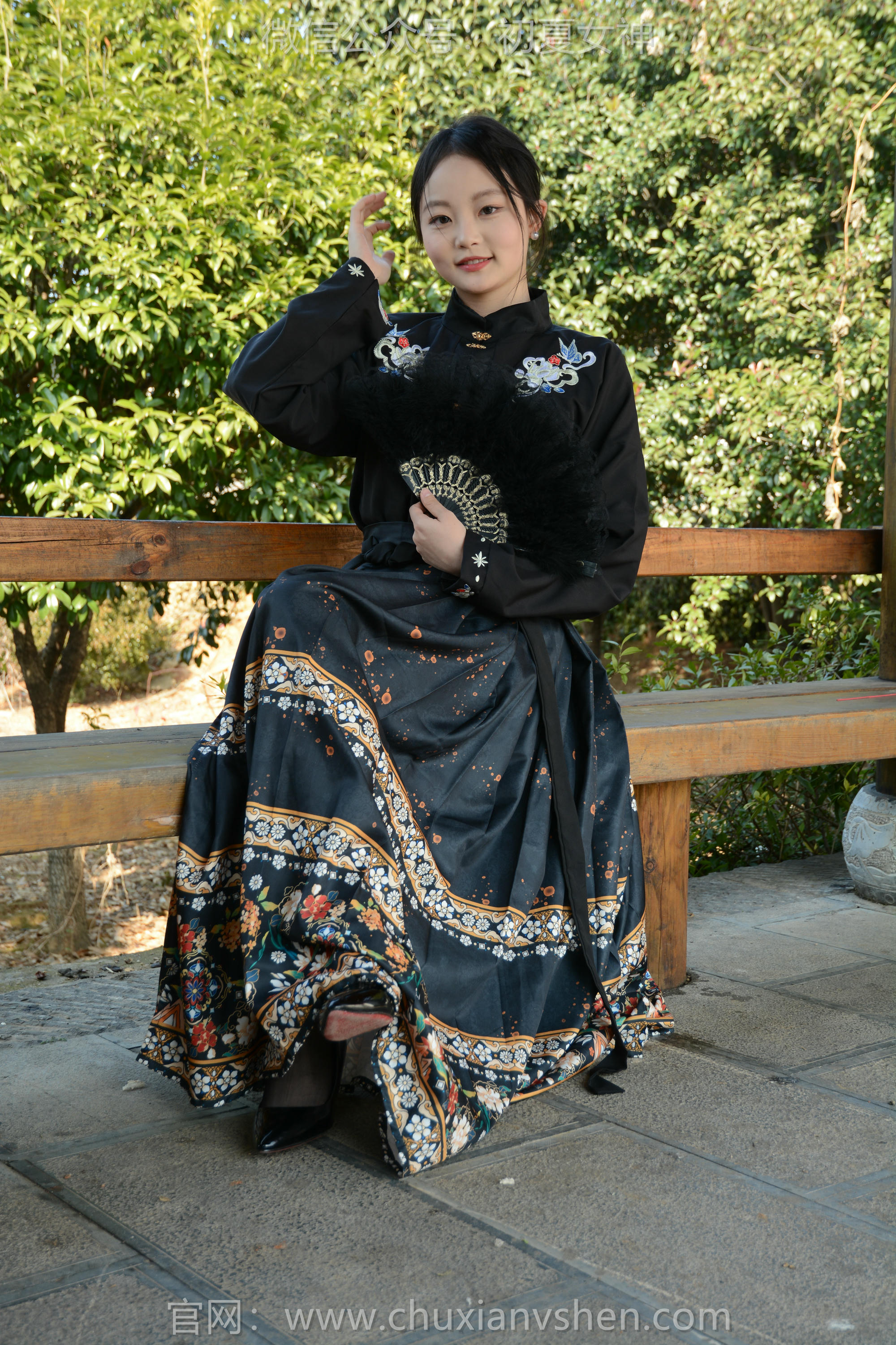 初夏女神 NO.238 双双~【黑色马面裙】这套我不管怎样都得端庄大气点，压制内心的小宇宙 [140P2V 3.63 GB]_第4集