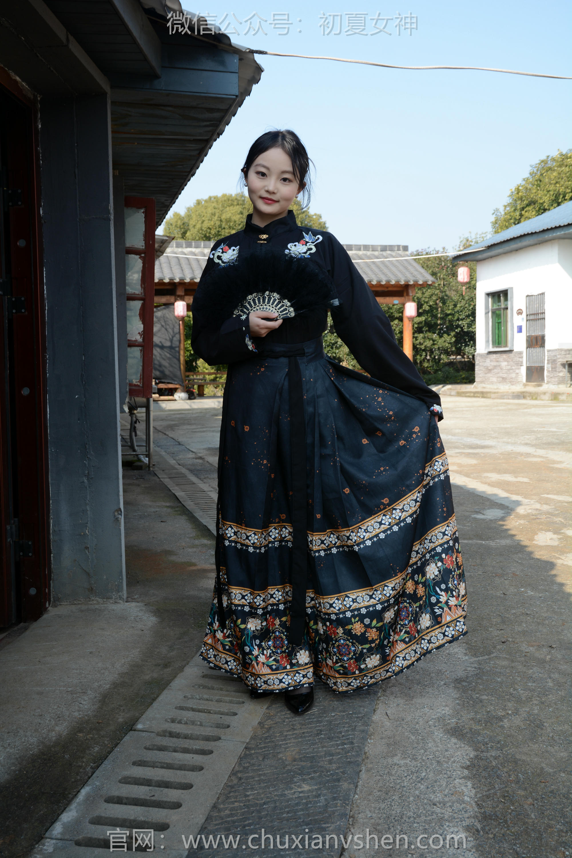 初夏女神 NO.238 双双~【黑色马面裙】这套我不管怎样都得端庄大气点，压制内心的小宇宙 [140P2V 3.63 GB]_第5集