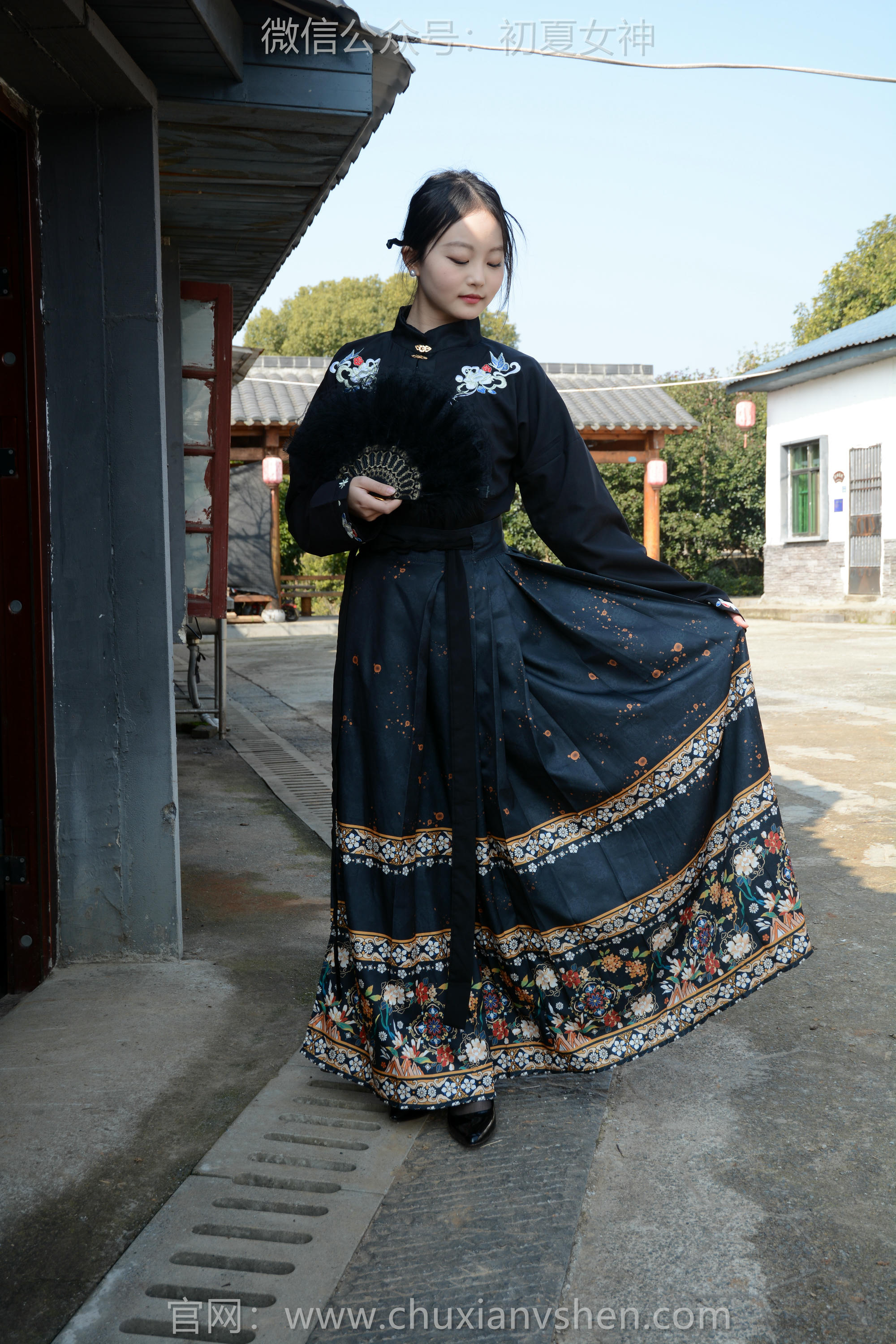 初夏女神 NO.238 双双~【黑色马面裙】这套我不管怎样都得端庄大气点，压制内心的小宇宙 [140P2V 3.63 GB]_第5集