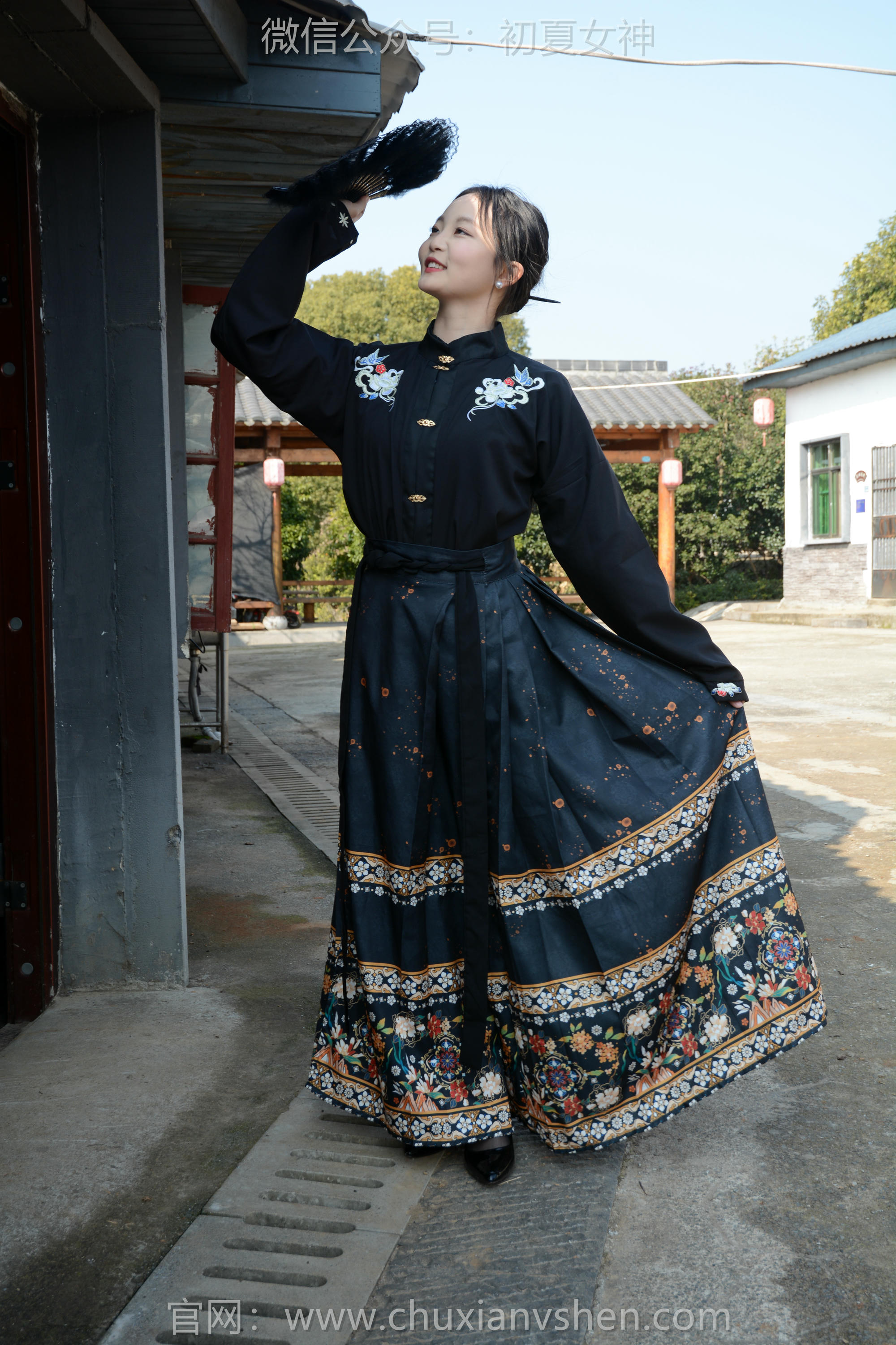 初夏女神 NO.238 双双~【黑色马面裙】这套我不管怎样都得端庄大气点，压制内心的小宇宙 [140P2V 3.63 GB]_第5集