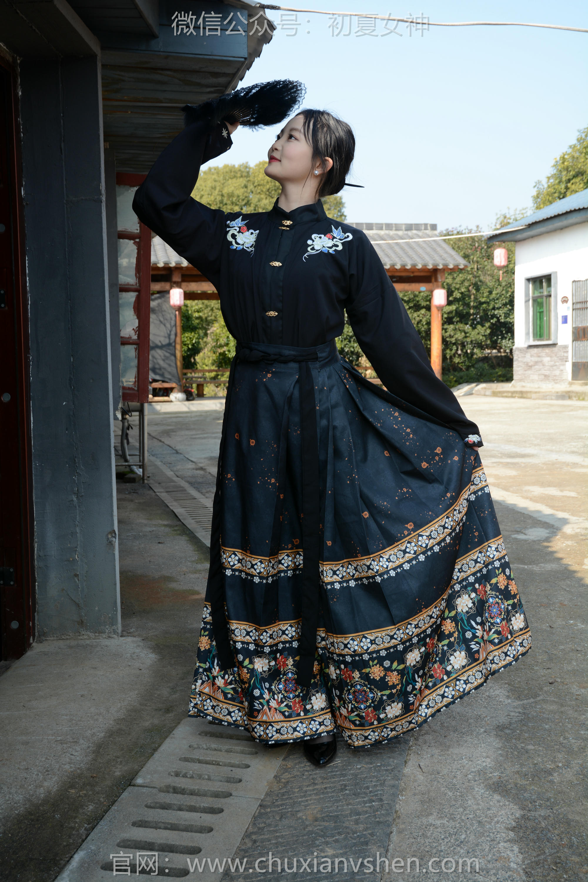 初夏女神 NO.238 双双~【黑色马面裙】这套我不管怎样都得端庄大气点，压制内心的小宇宙 [140P2V 3.63 GB]_第5集