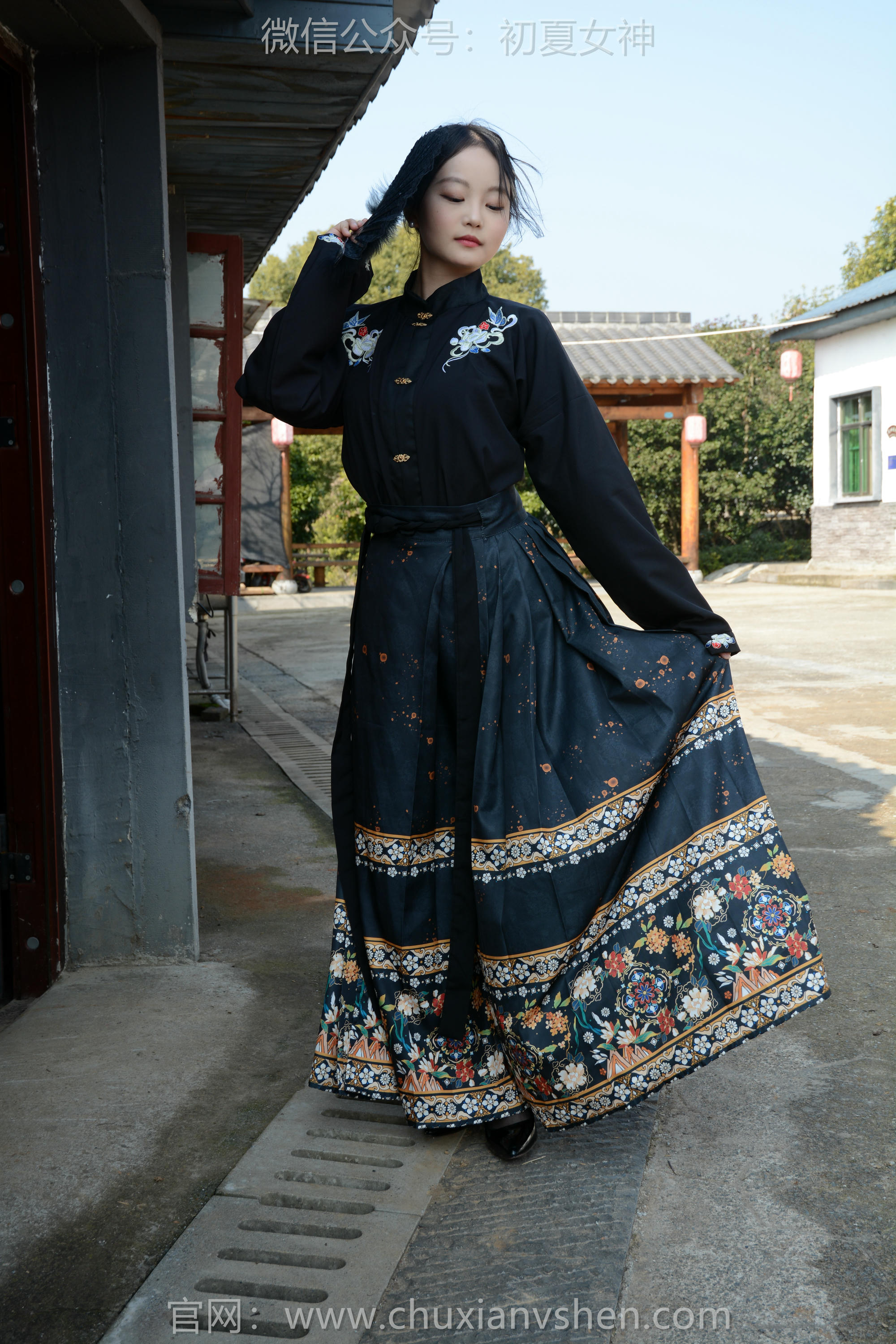 初夏女神 NO.238 双双~【黑色马面裙】这套我不管怎样都得端庄大气点，压制内心的小宇宙 [140P2V 3.63 GB]_第5集