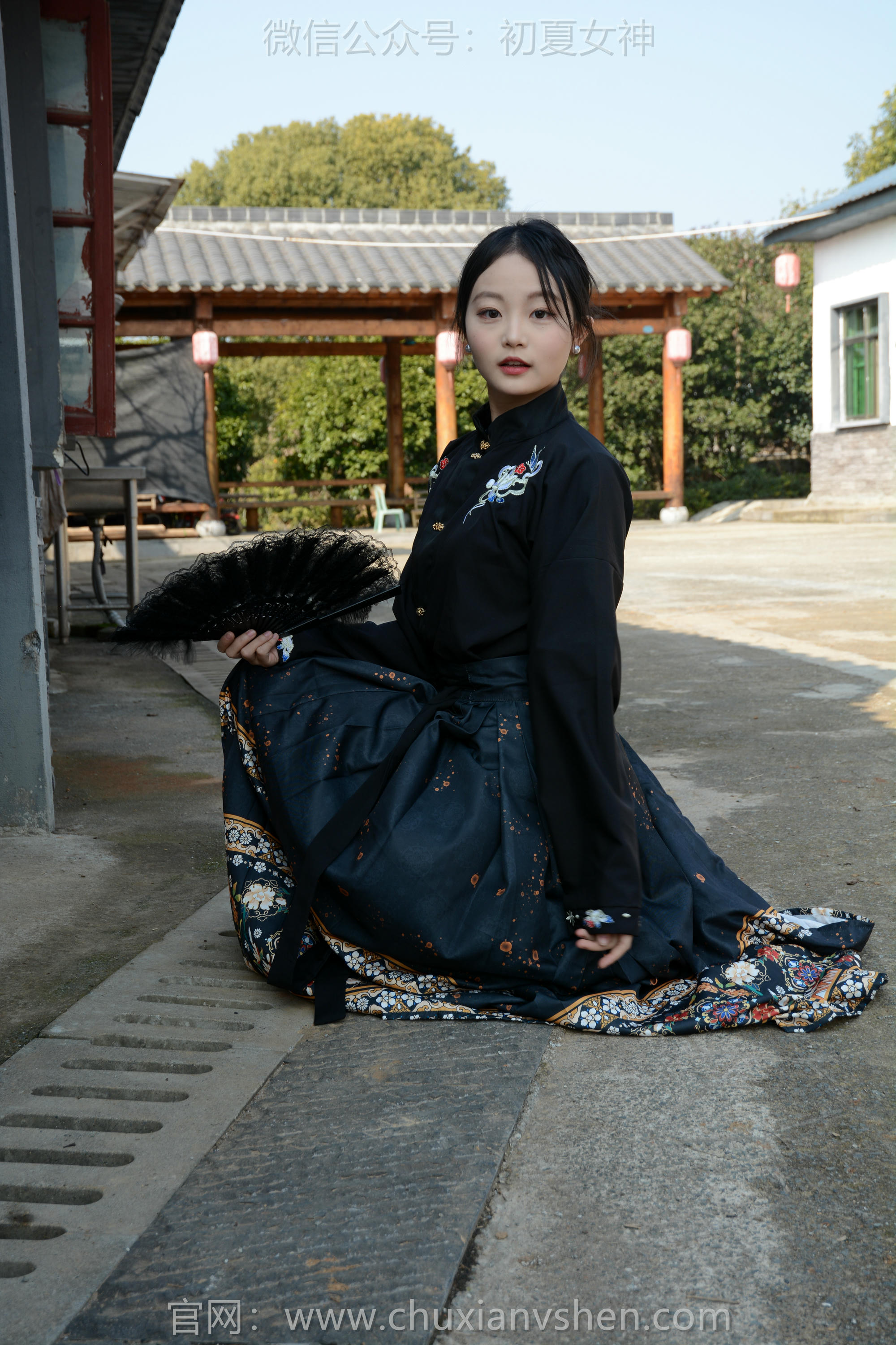 初夏女神 NO.238 双双~【黑色马面裙】这套我不管怎样都得端庄大气点，压制内心的小宇宙 [140P2V 3.63 GB]_第5集