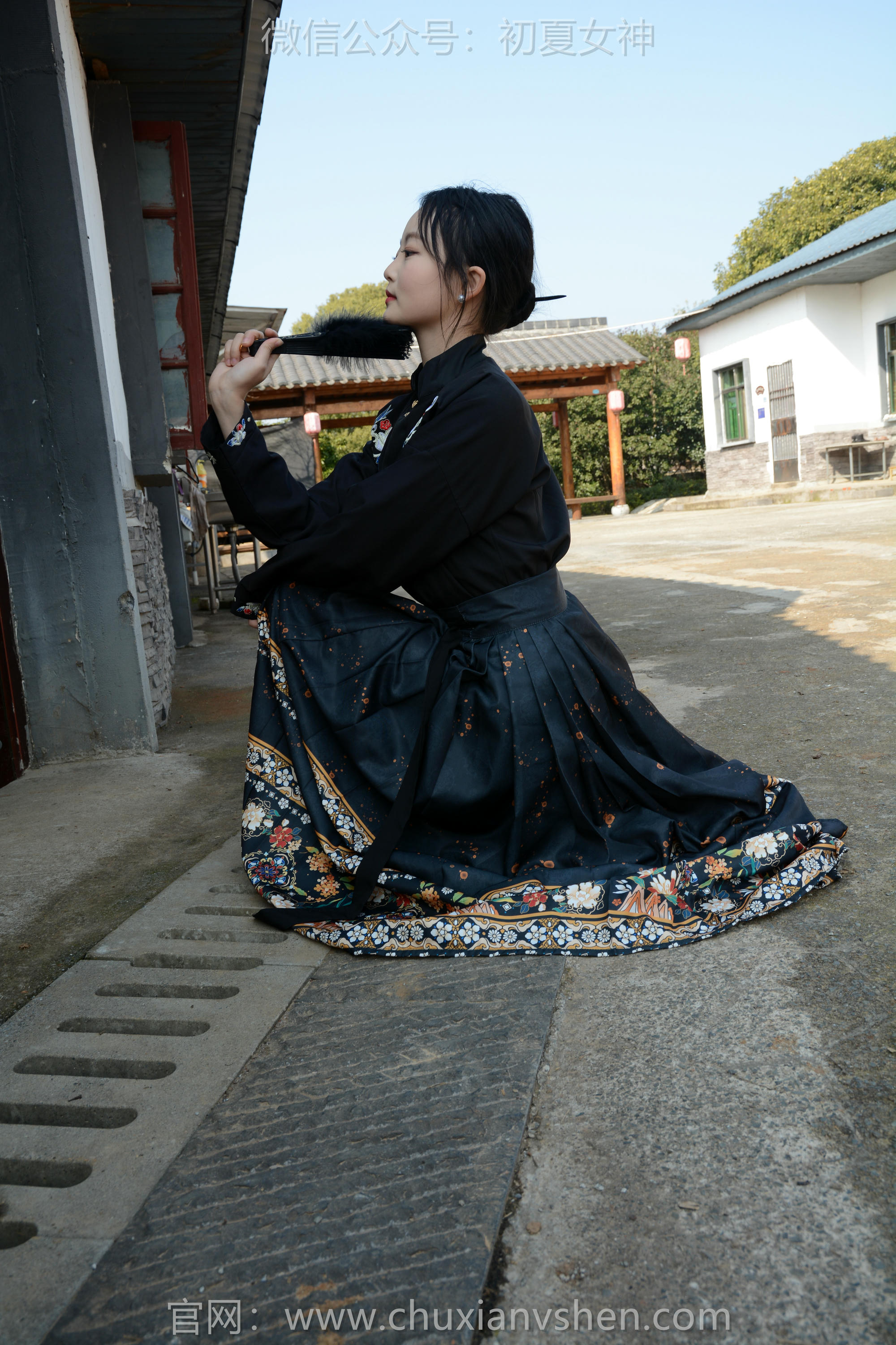 初夏女神 NO.238 双双~【黑色马面裙】这套我不管怎样都得端庄大气点，压制内心的小宇宙 [140P2V 3.63 GB]_第5集