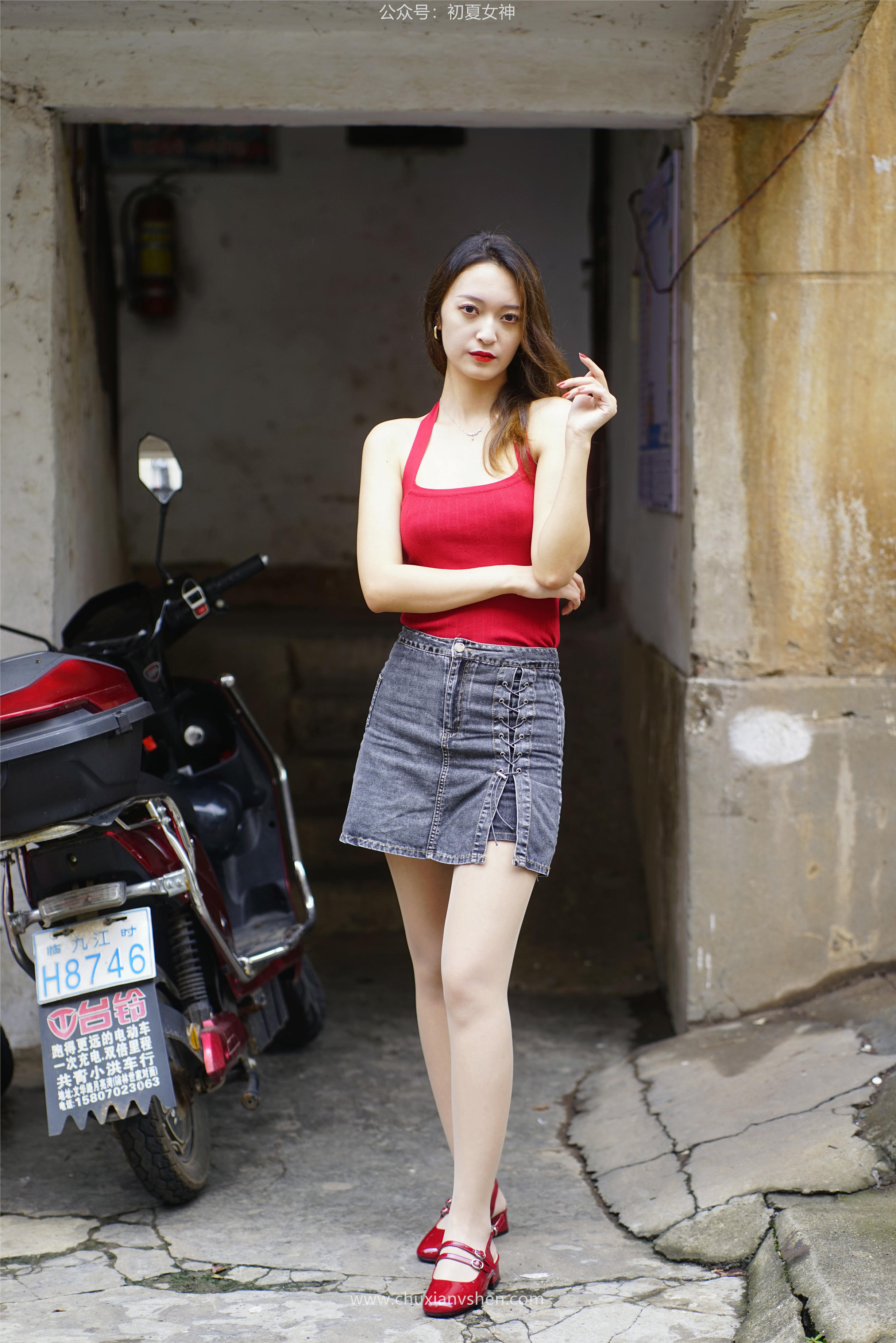 初夏女神 NO.045 依依 复古街头[130P+1V／4.44GB]_第6集