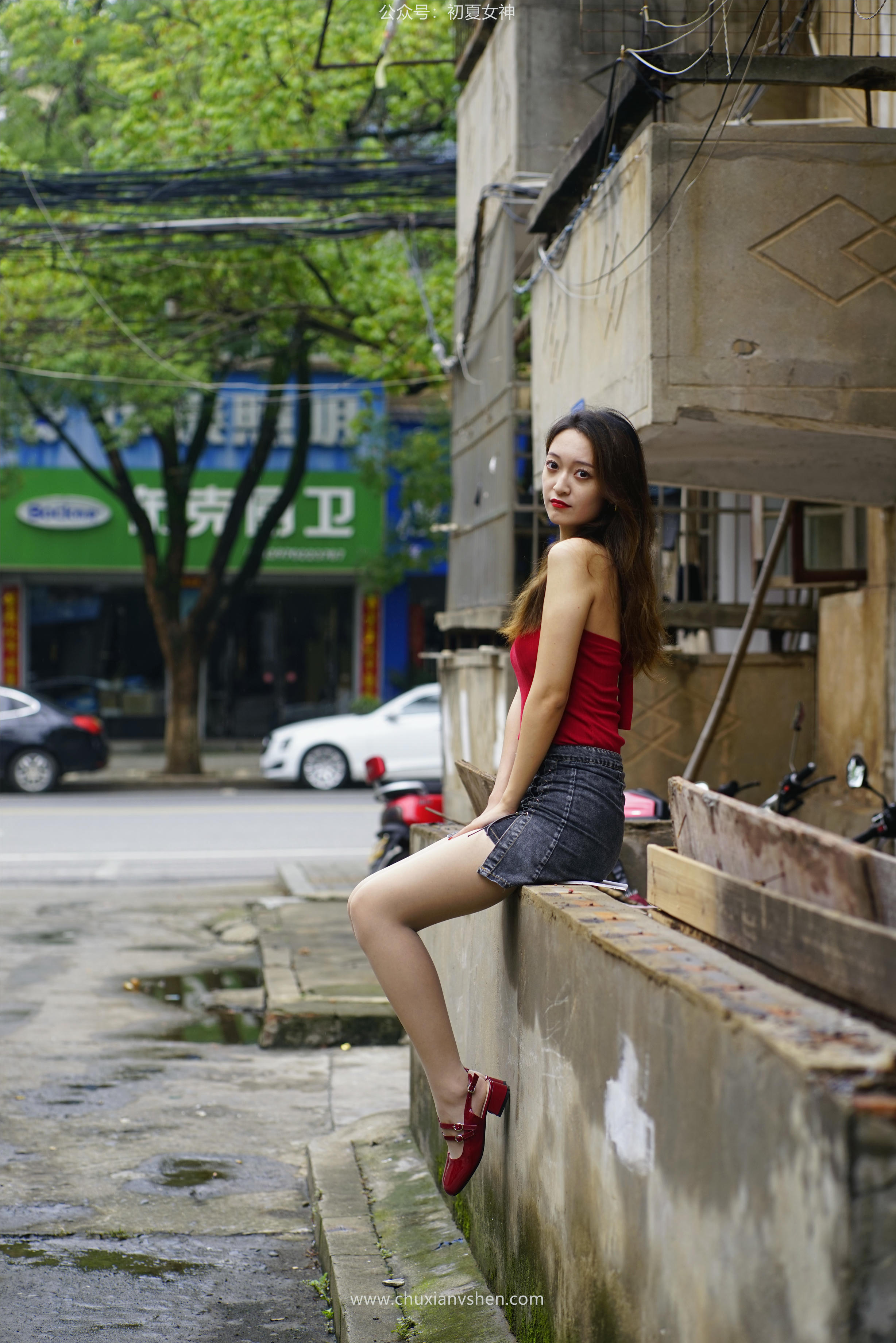 初夏女神 NO.045 依依 复古街头[130P+1V／4.44GB]_第6集