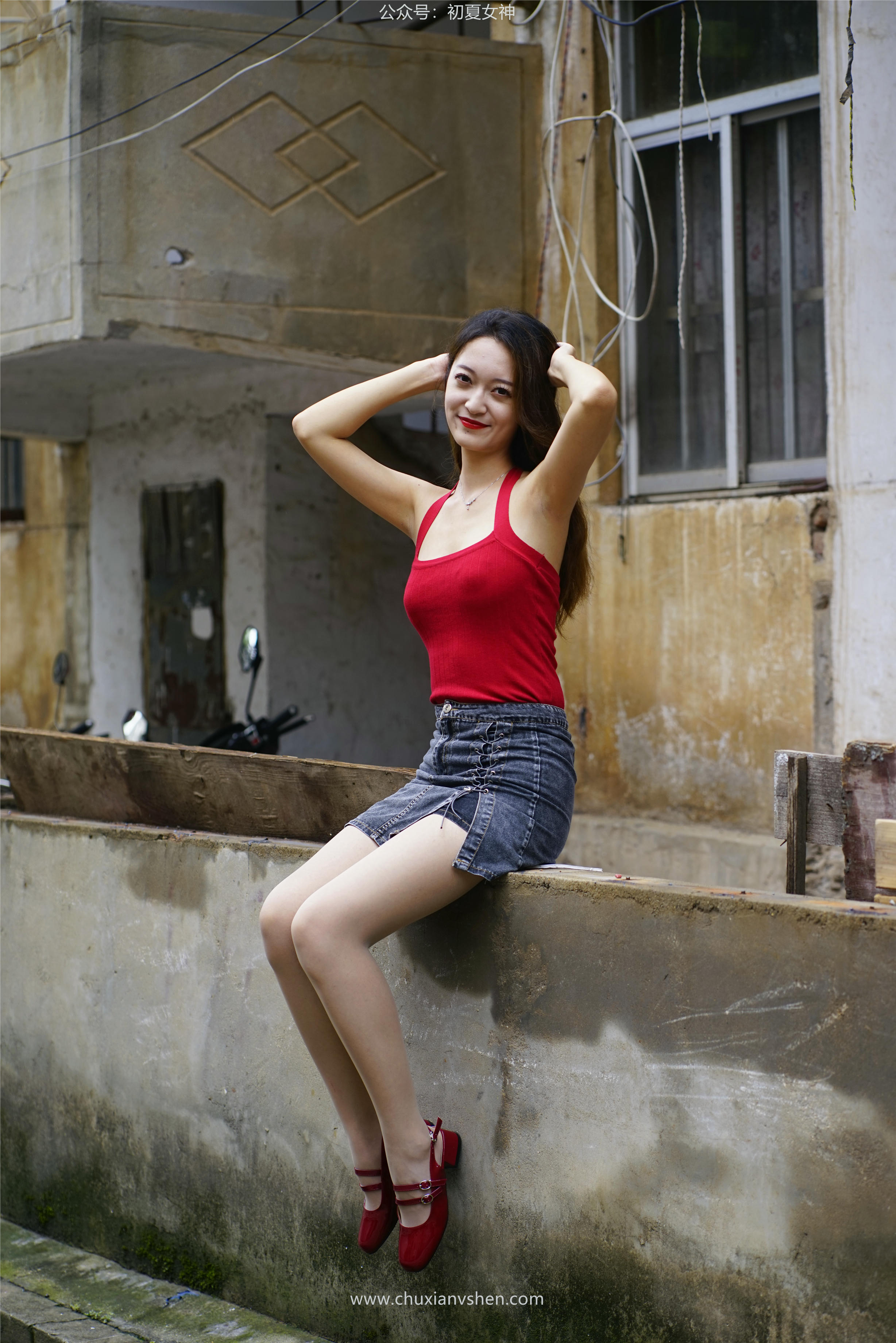 初夏女神 NO.045 依依 复古街头[130P+1V／4.44GB]_第6集