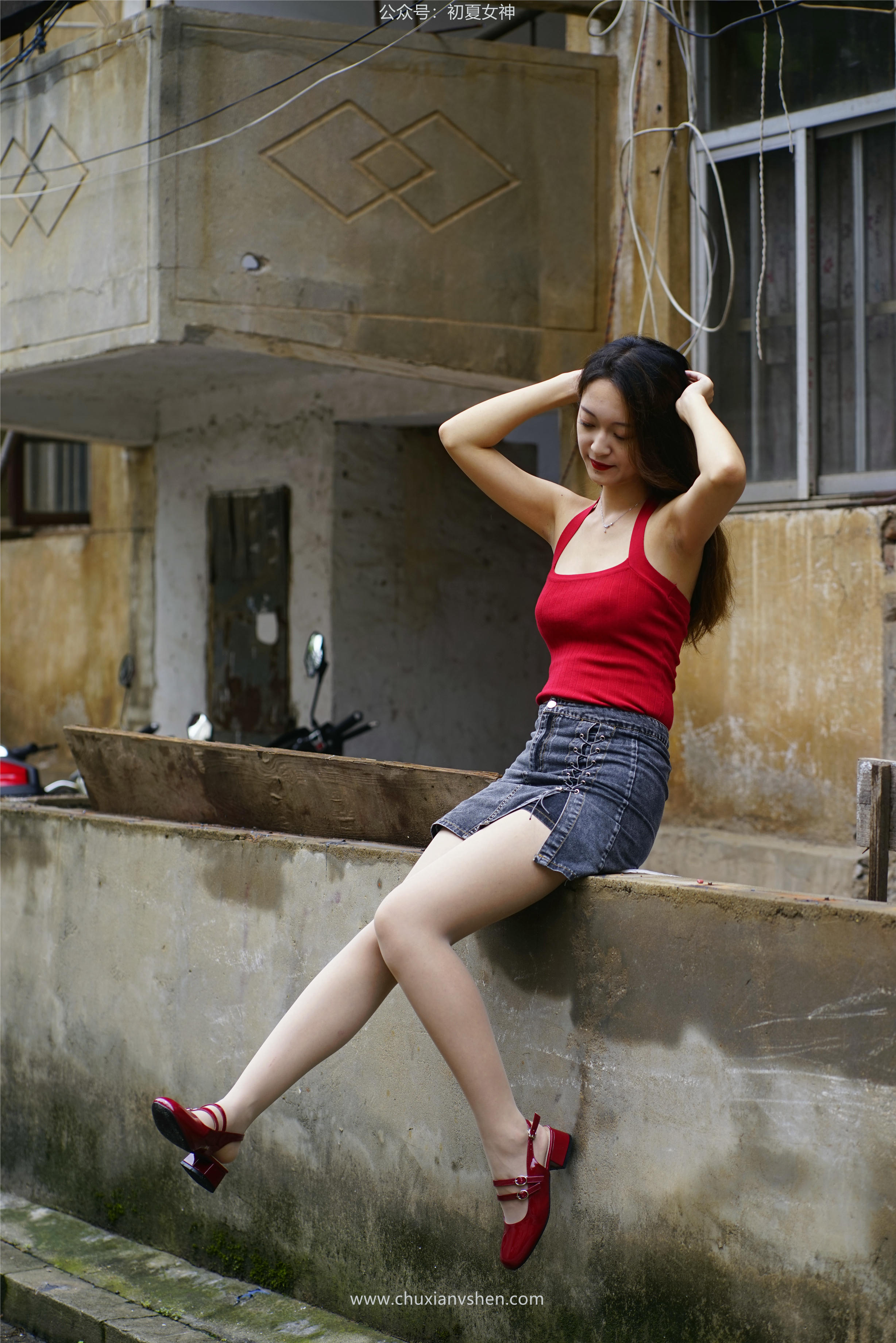 初夏女神 NO.045 依依 复古街头[130P+1V／4.44GB]_第7集