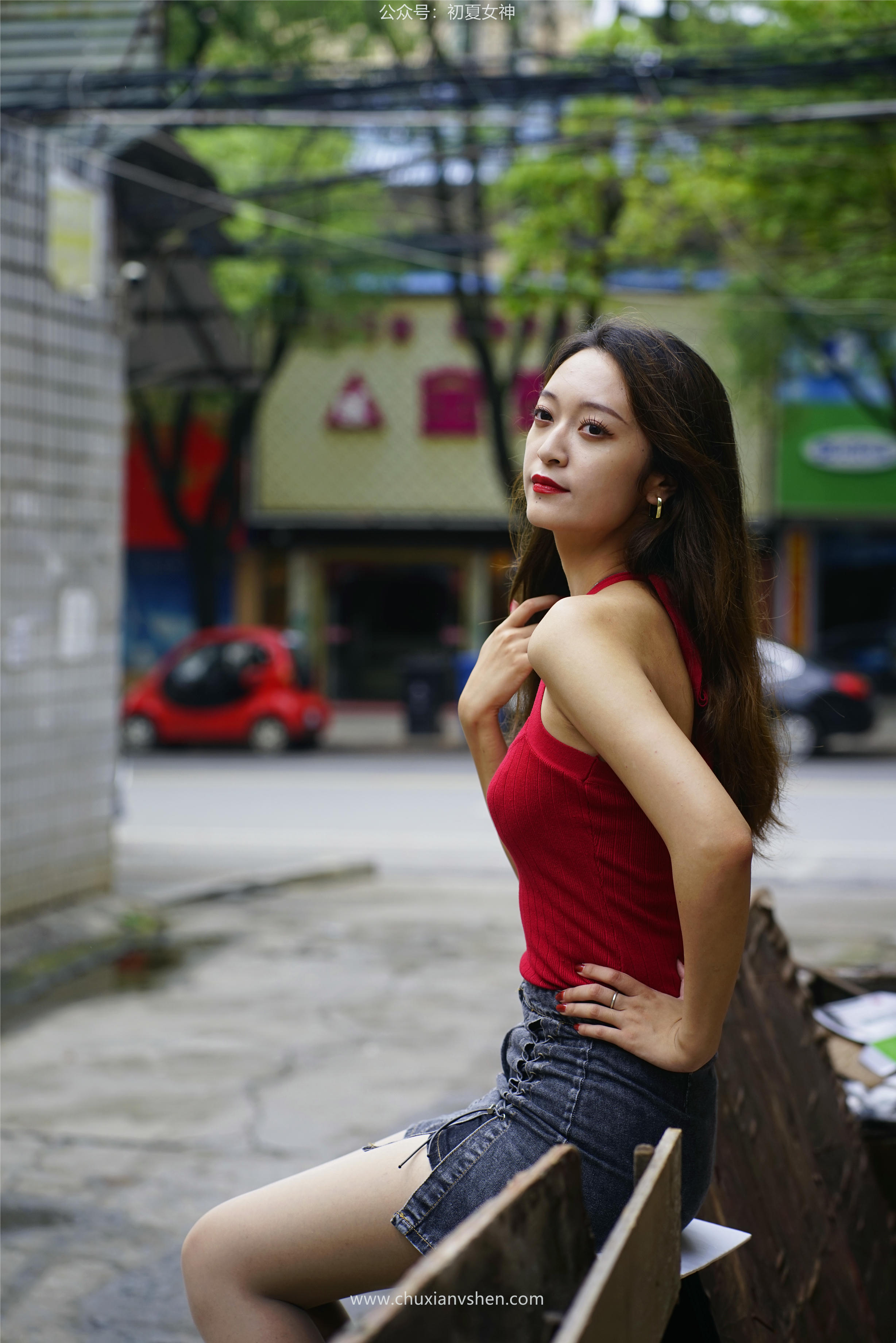 初夏女神 NO.045 依依 复古街头[130P+1V／4.44GB]_第7集