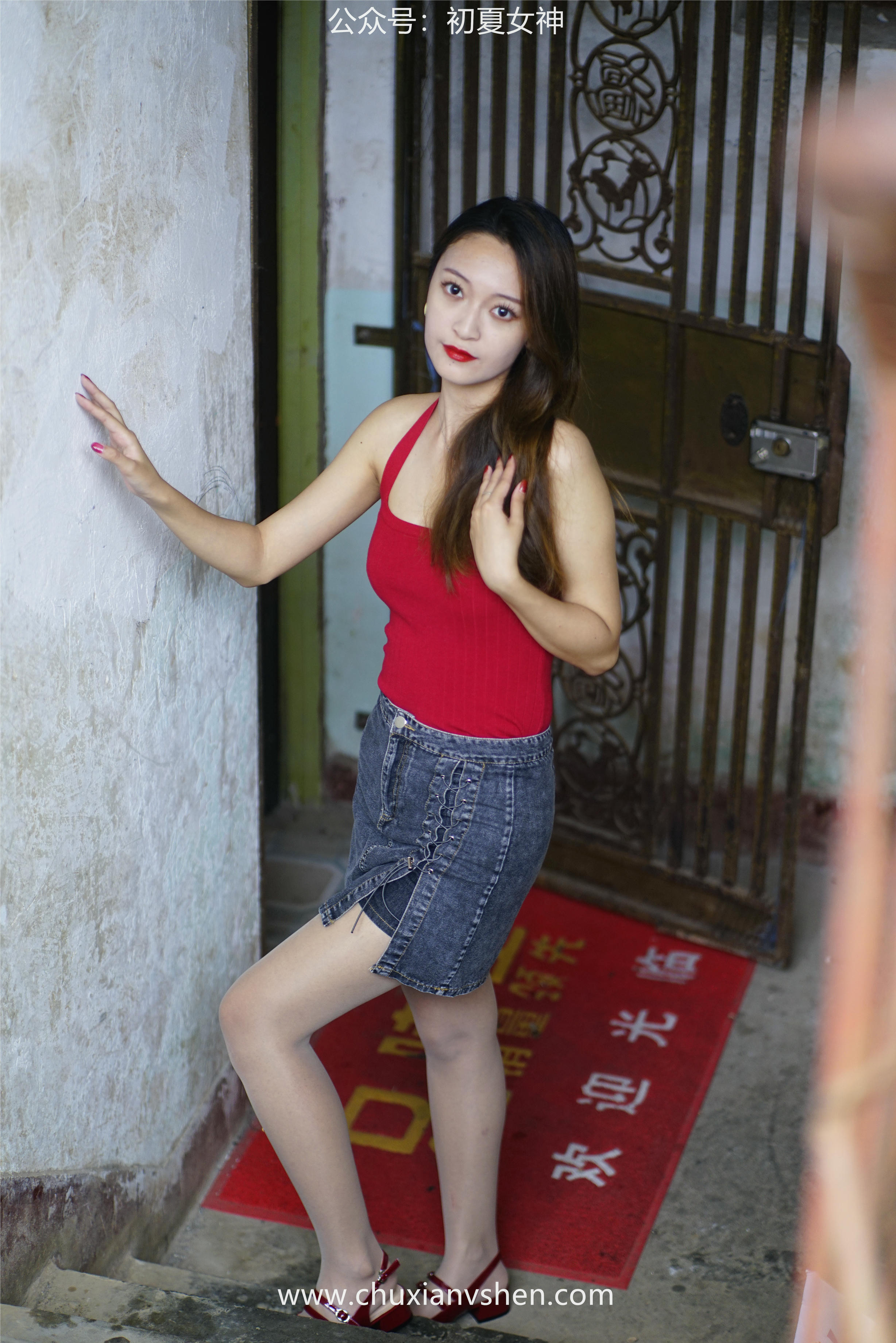 初夏女神 NO.045 依依 复古街头[130P+1V／4.44GB]_第2集