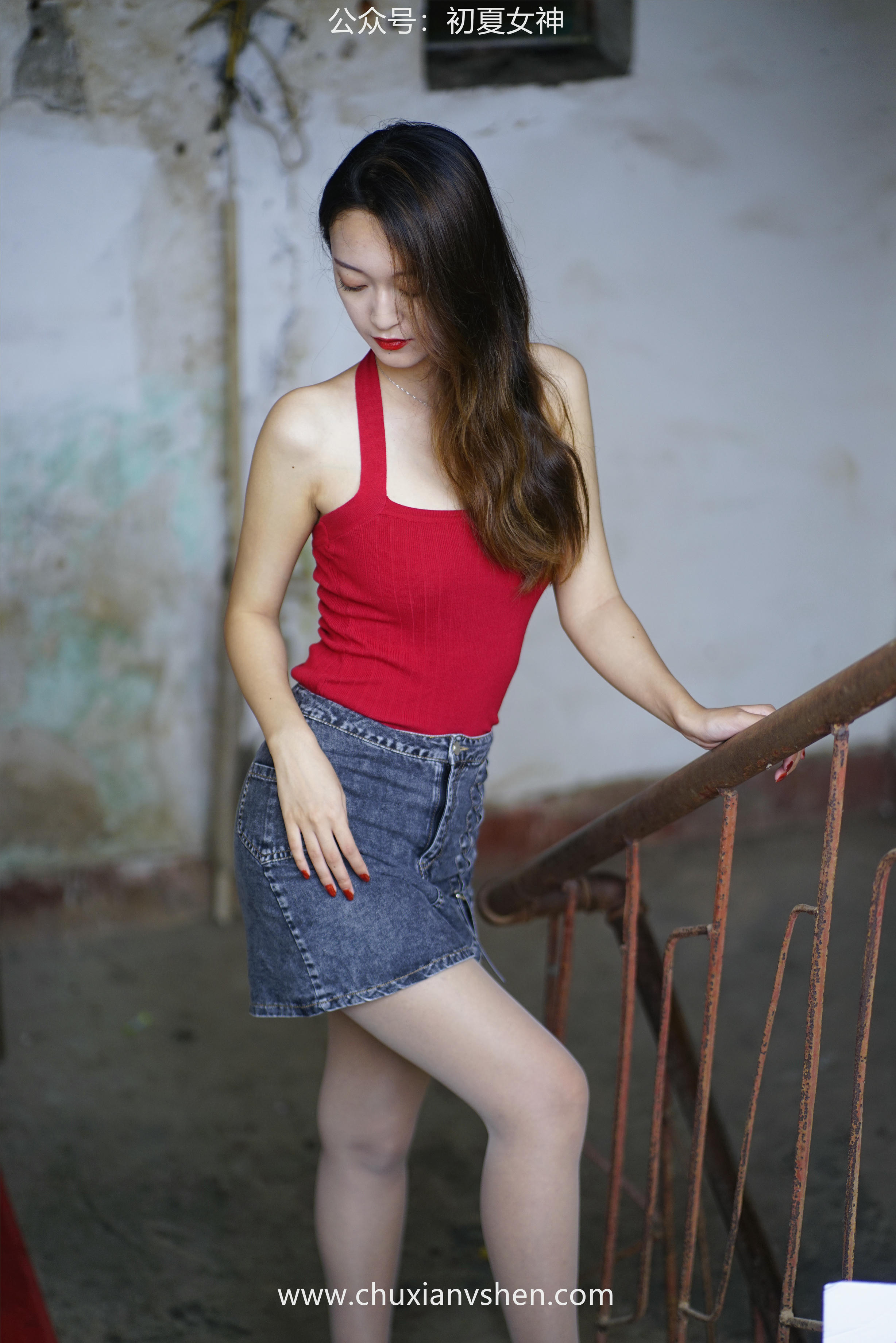 初夏女神 NO.045 依依 复古街头[130P+1V／4.44GB]_第2集