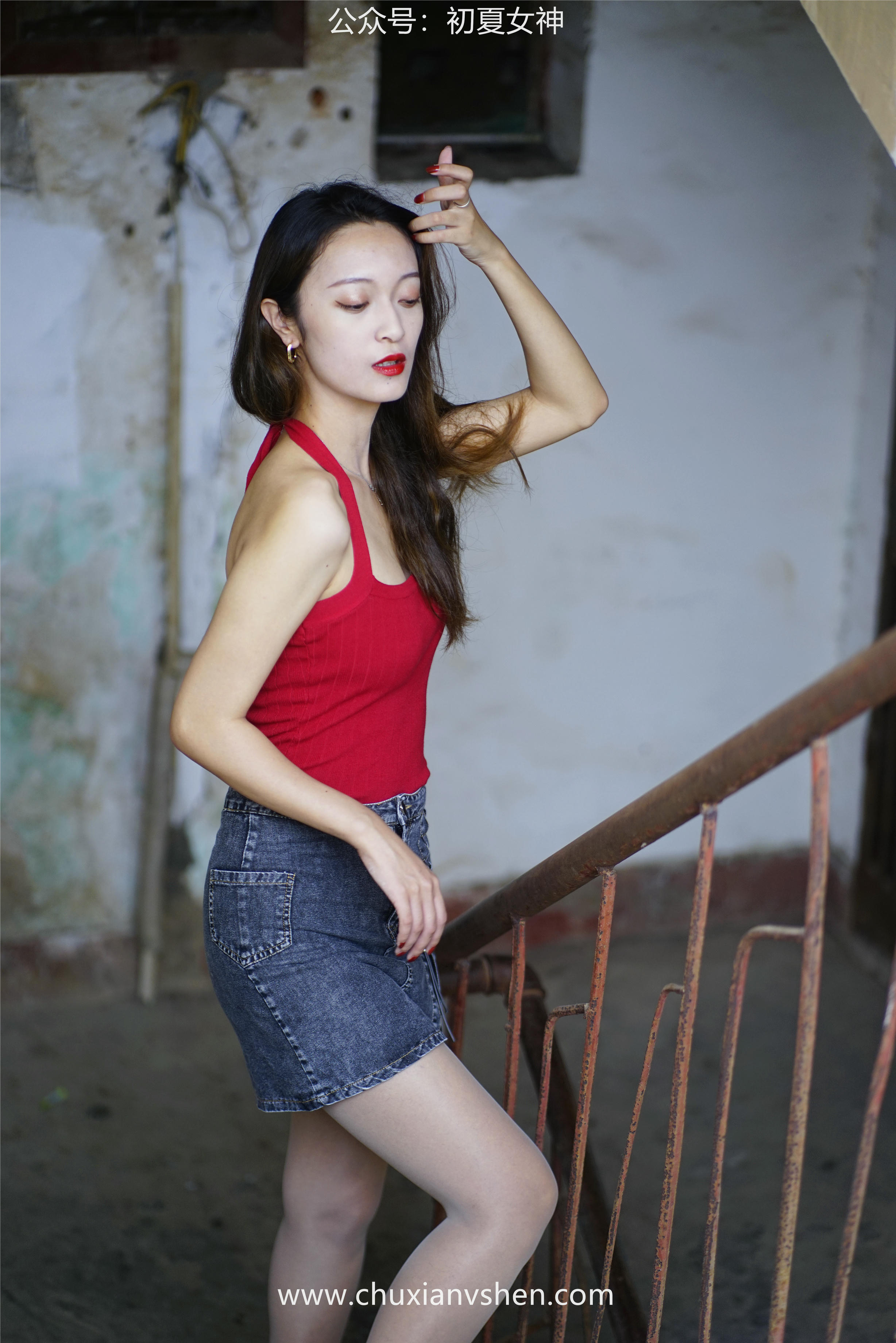 初夏女神 NO.045 依依 复古街头[130P+1V／4.44GB]_第2集