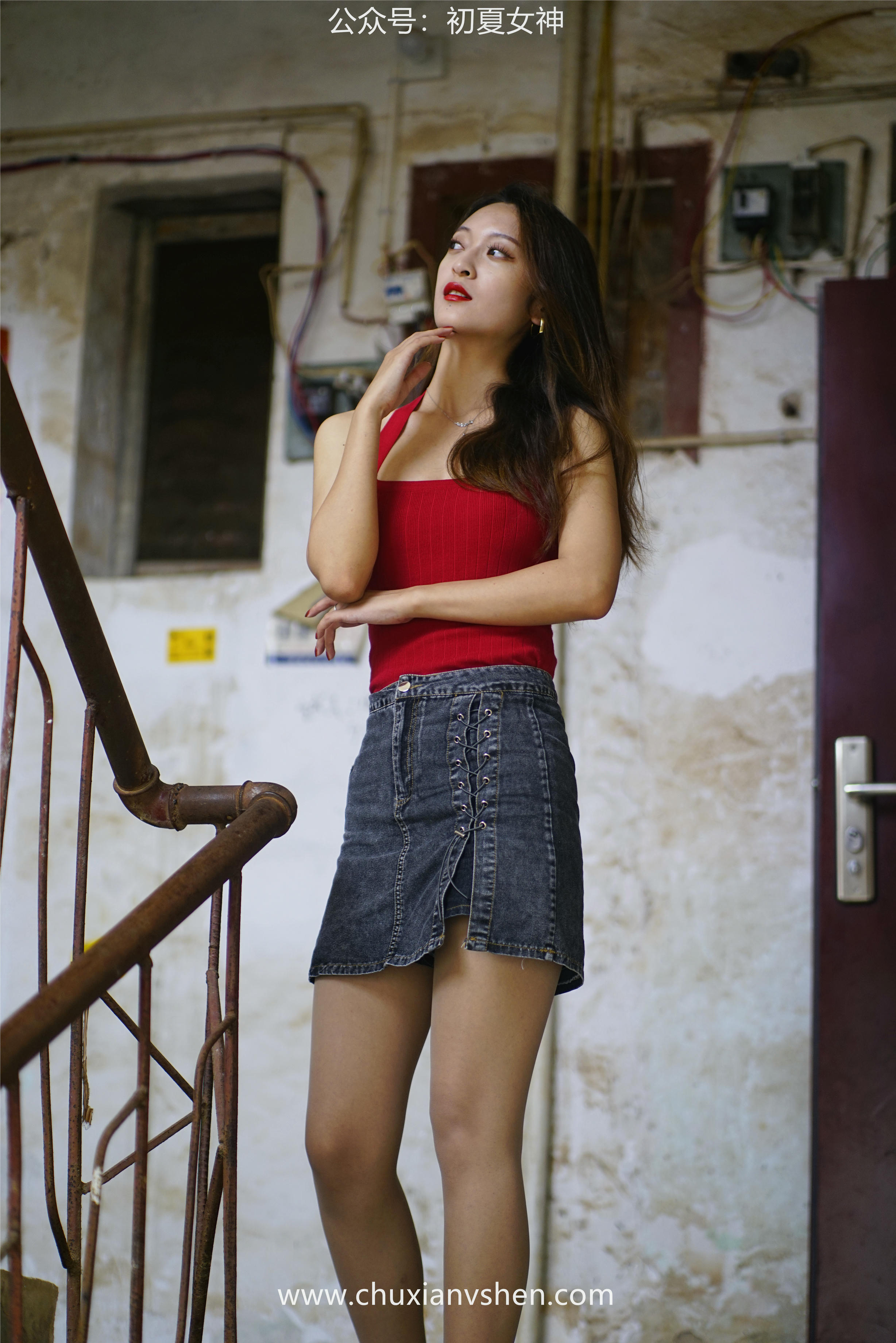 初夏女神 NO.045 依依 复古街头[130P+1V／4.44GB]_第2集