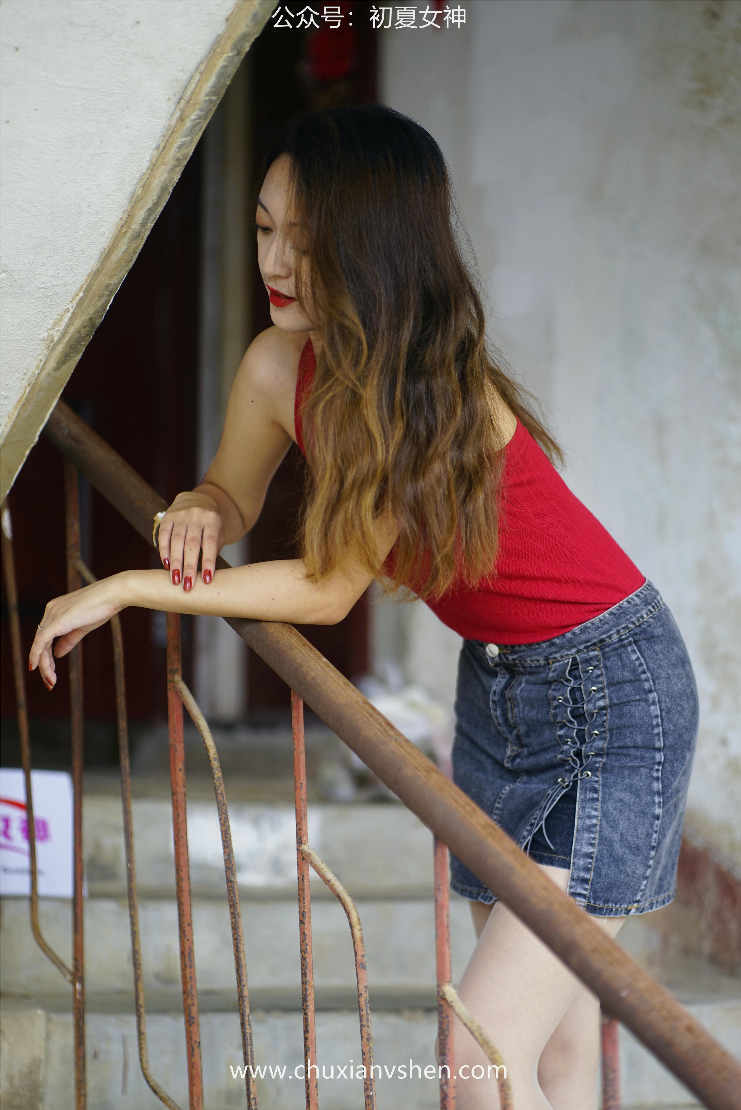 初夏女神 NO.045 依依 复古街头[130P+1V／4.44GB]_第2集