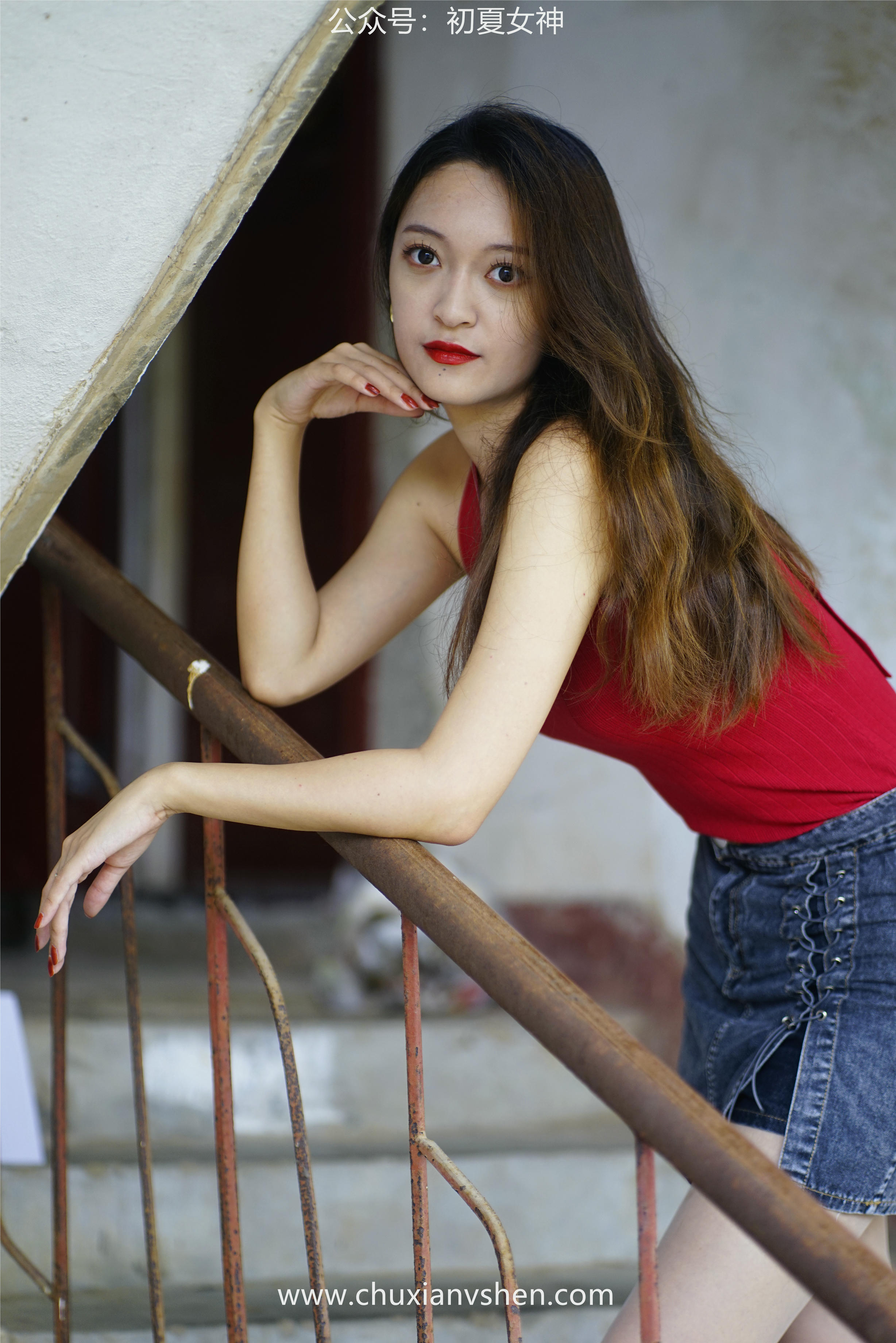 初夏女神 NO.045 依依 复古街头[130P+1V／4.44GB]_第2集