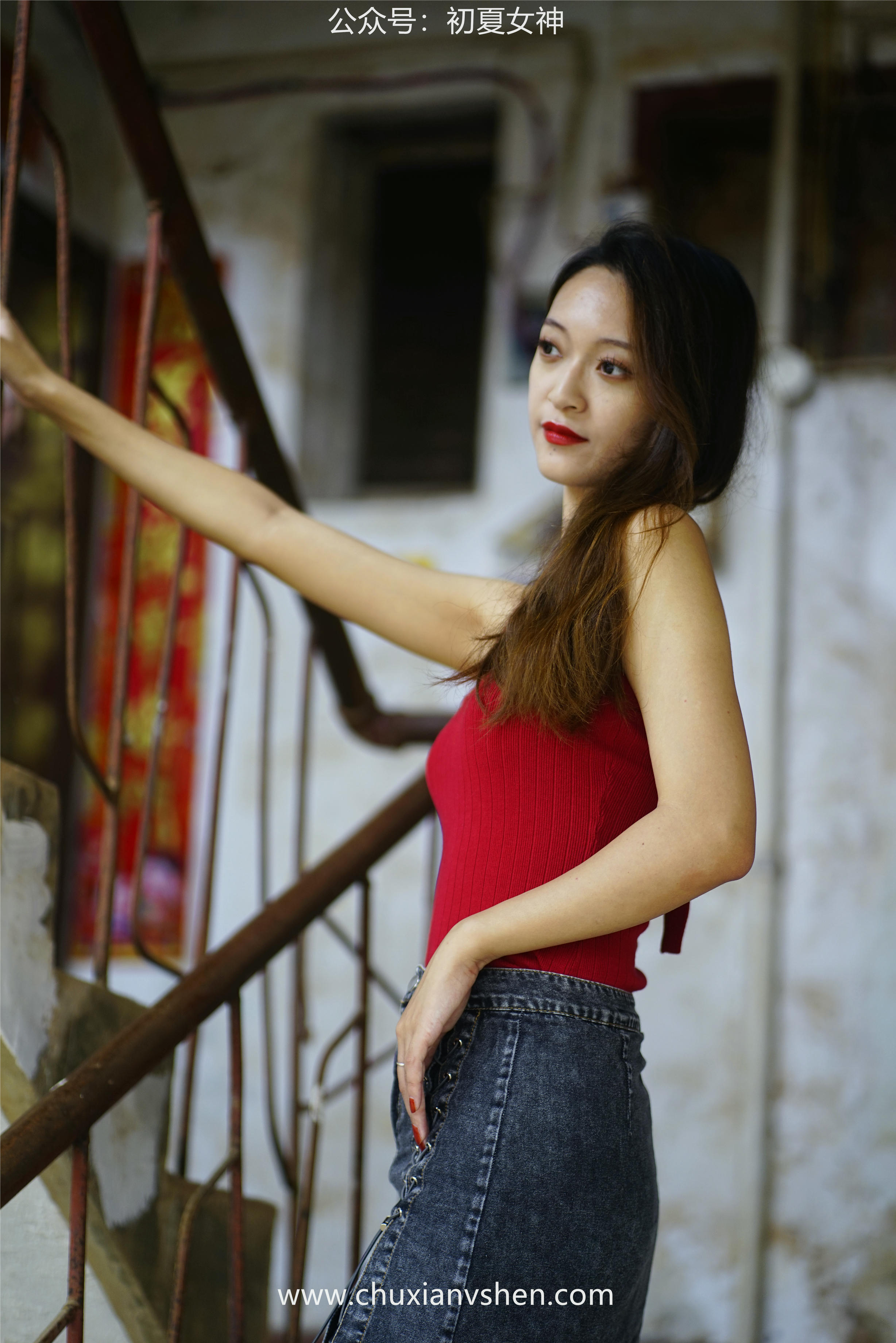 初夏女神 NO.045 依依 复古街头[130P+1V／4.44GB]_第3集