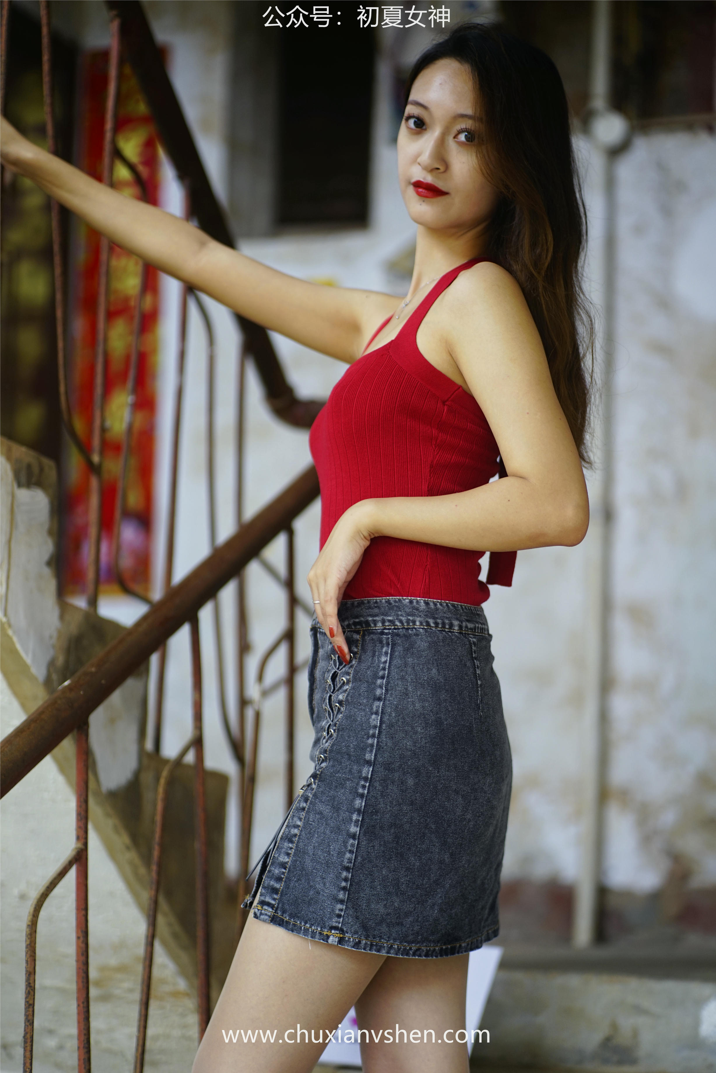 初夏女神 NO.045 依依 复古街头[130P+1V／4.44GB]_第3集