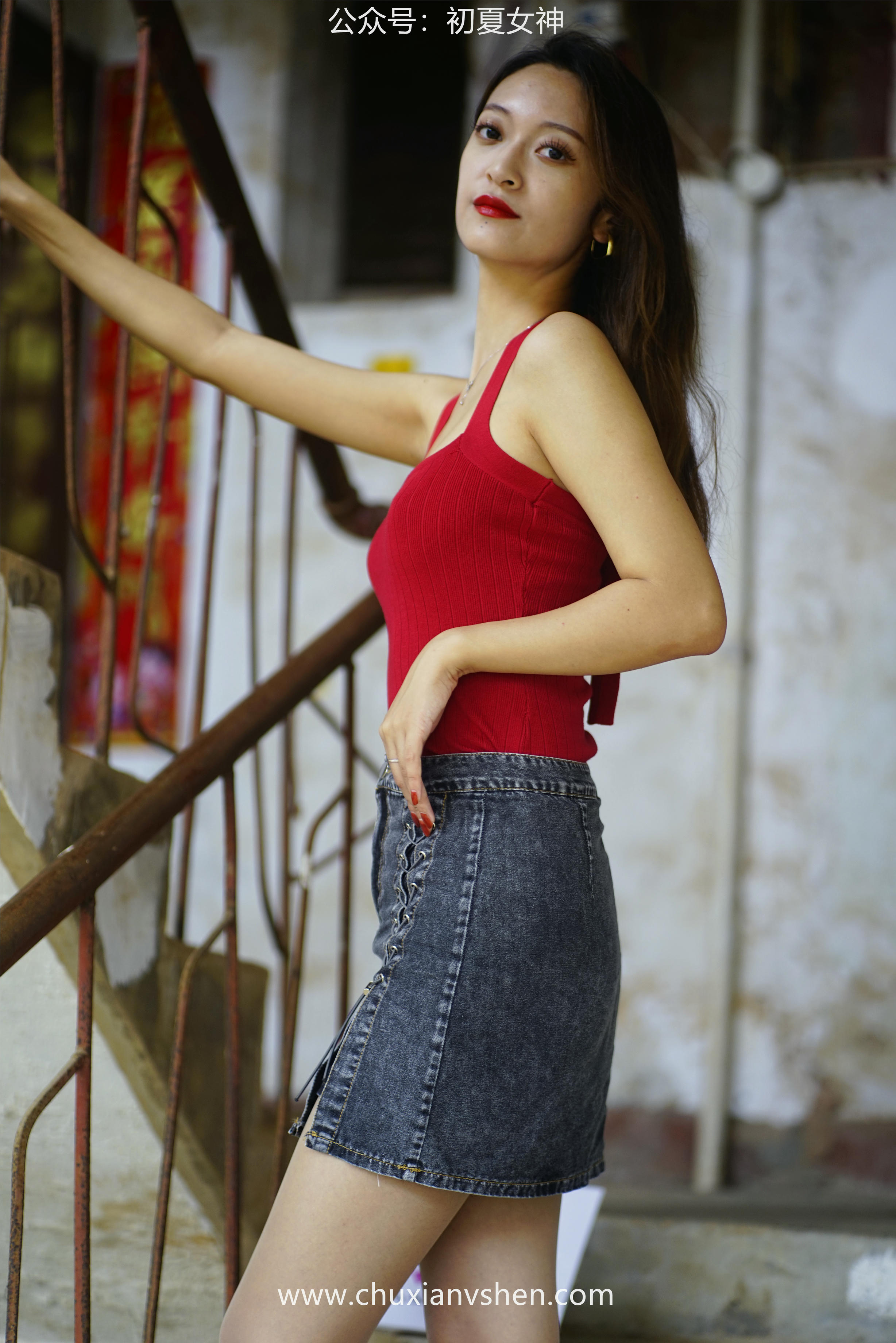 初夏女神 NO.045 依依 复古街头[130P+1V／4.44GB]_第3集