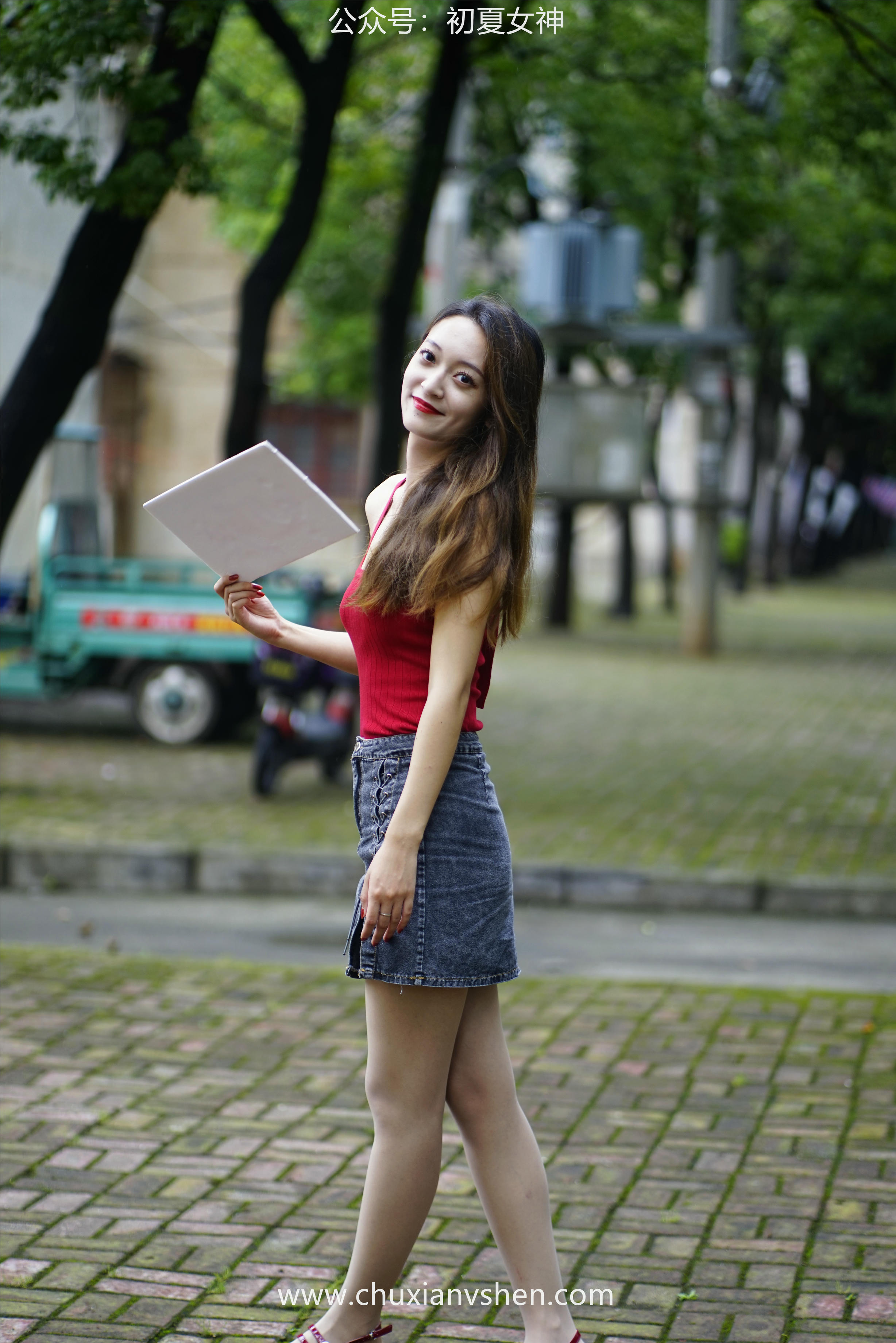 初夏女神 NO.045 依依 复古街头[130P+1V／4.44GB]_第5集