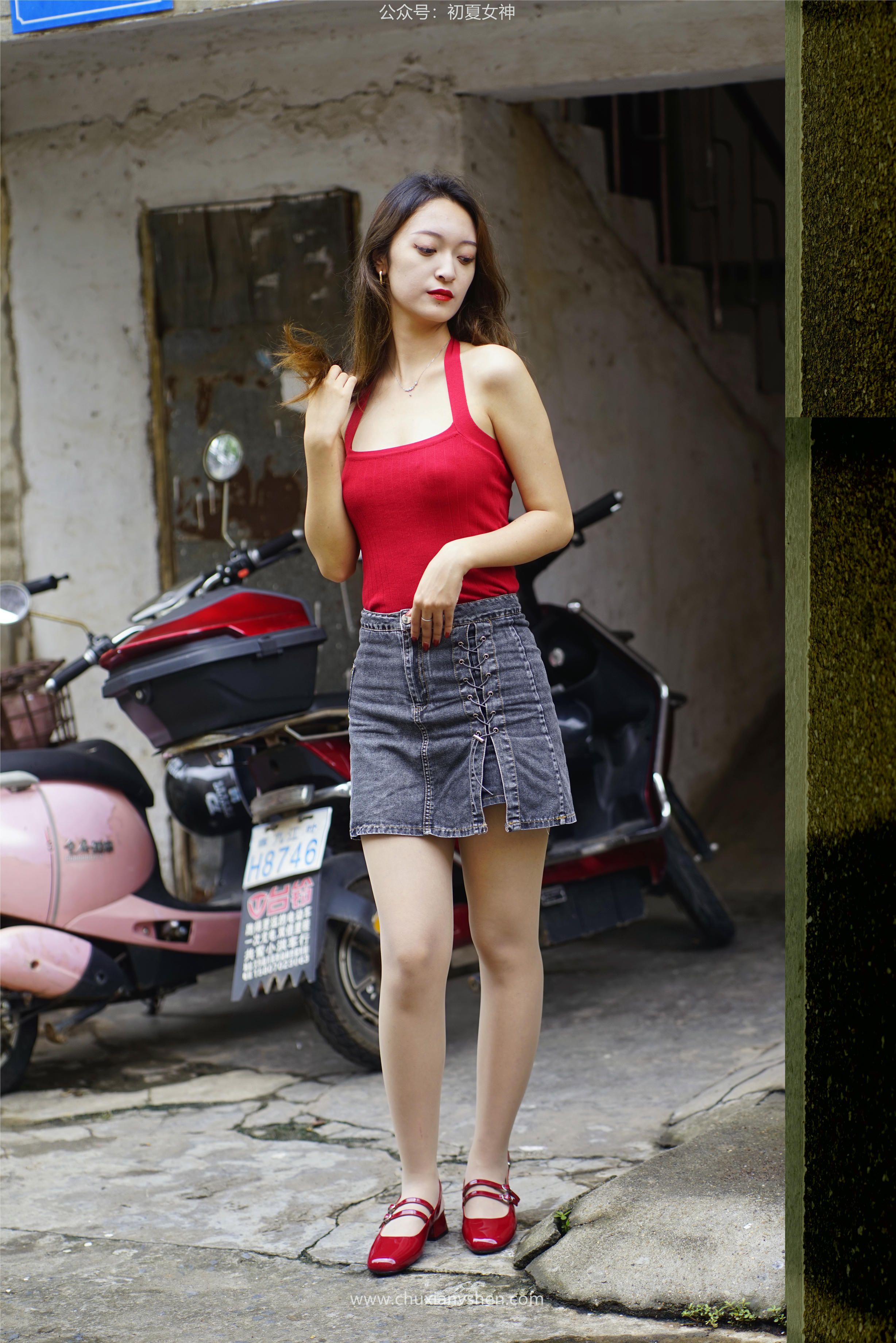 初夏女神 NO.045 依依 复古街头[130P+1V／4.44GB]_第5集