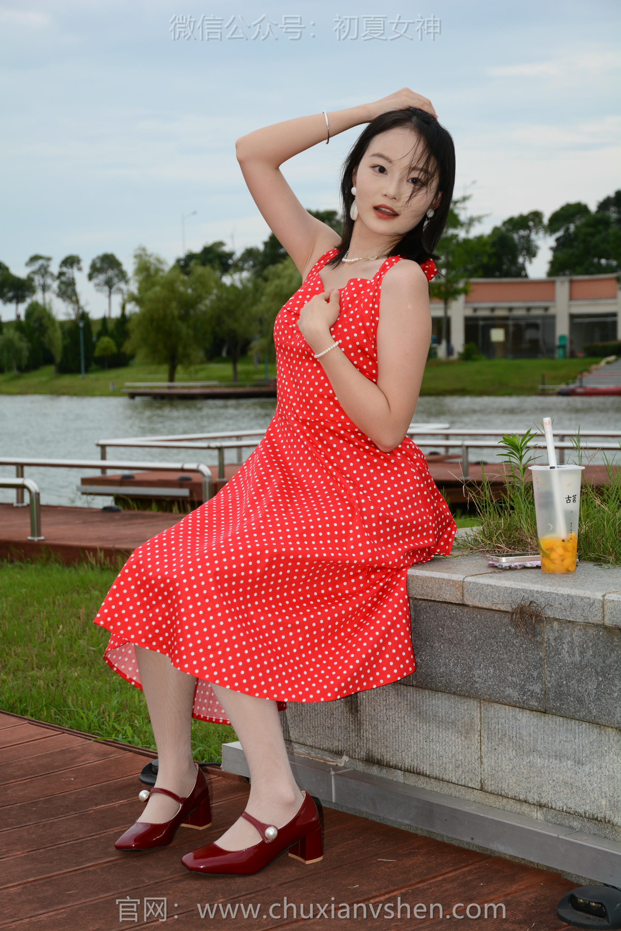 初夏女神 NO.258 双双~【港式装扮】出发点是好的，拍一期港风小姐姐嘞_第1集