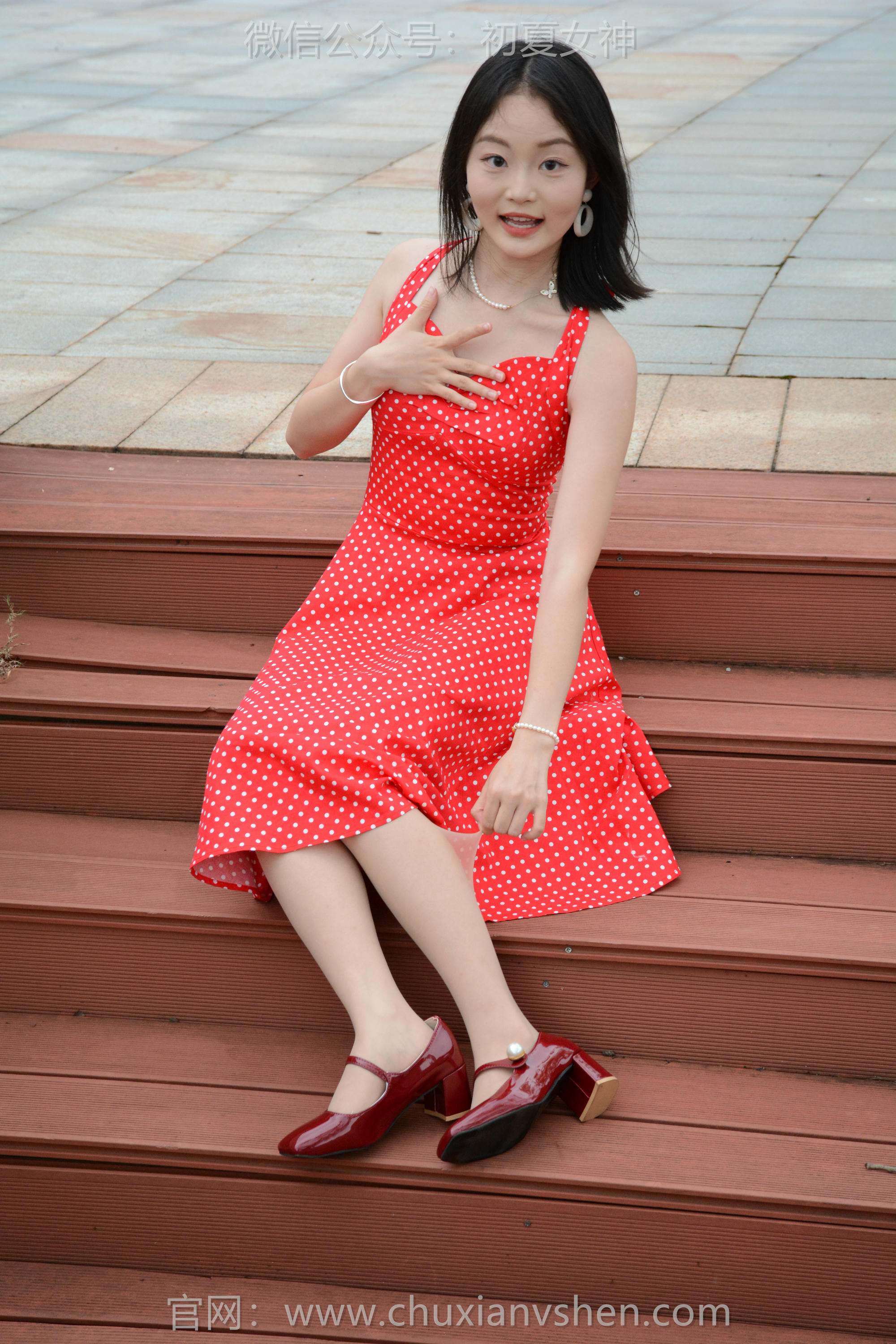 初夏女神 NO.258 双双~【港式装扮】出发点是好的，拍一期港风小姐姐嘞_第6集