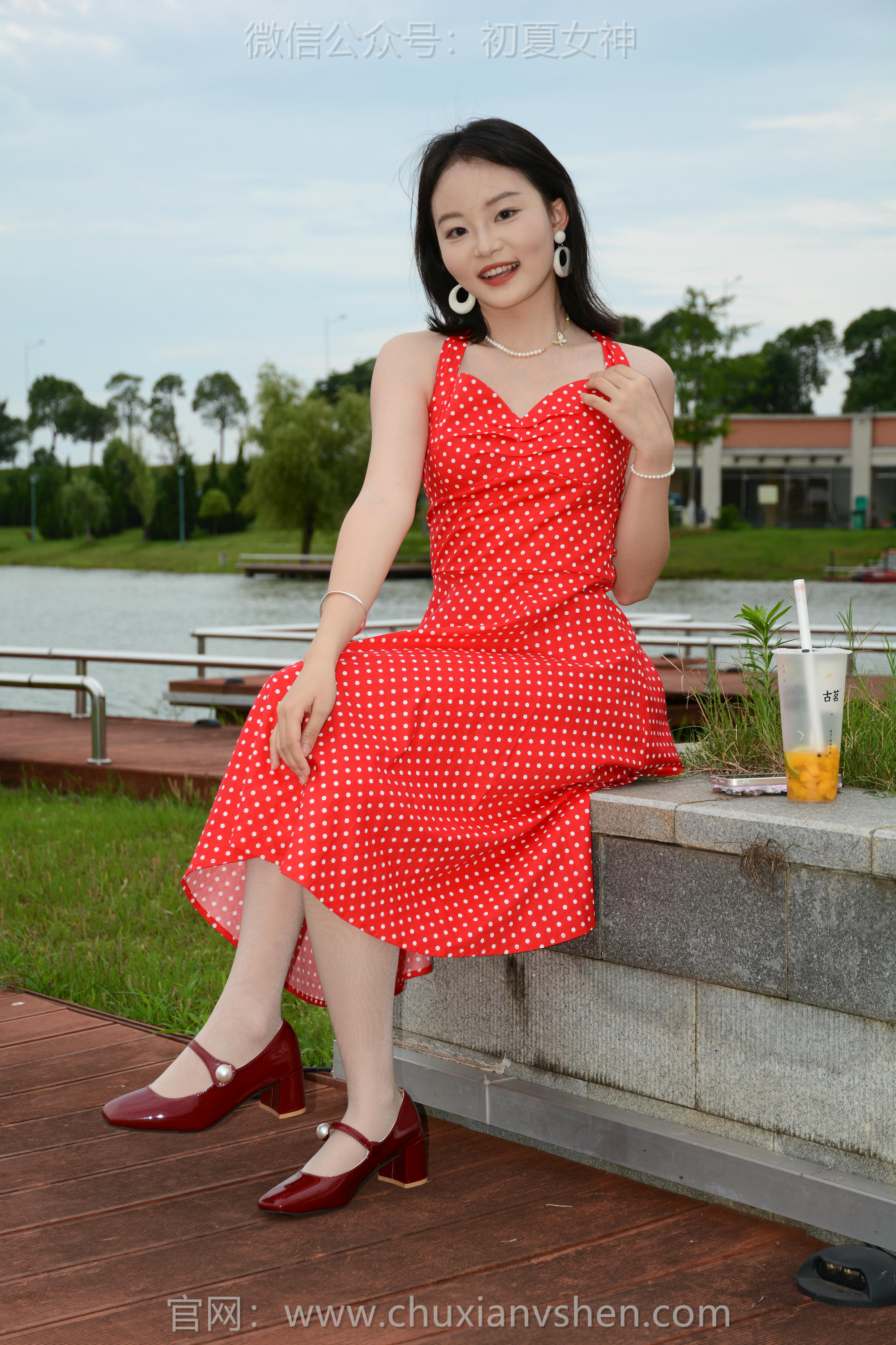 初夏女神 NO.258 双双~【港式装扮】出发点是好的，拍一期港风小姐姐嘞_第1集