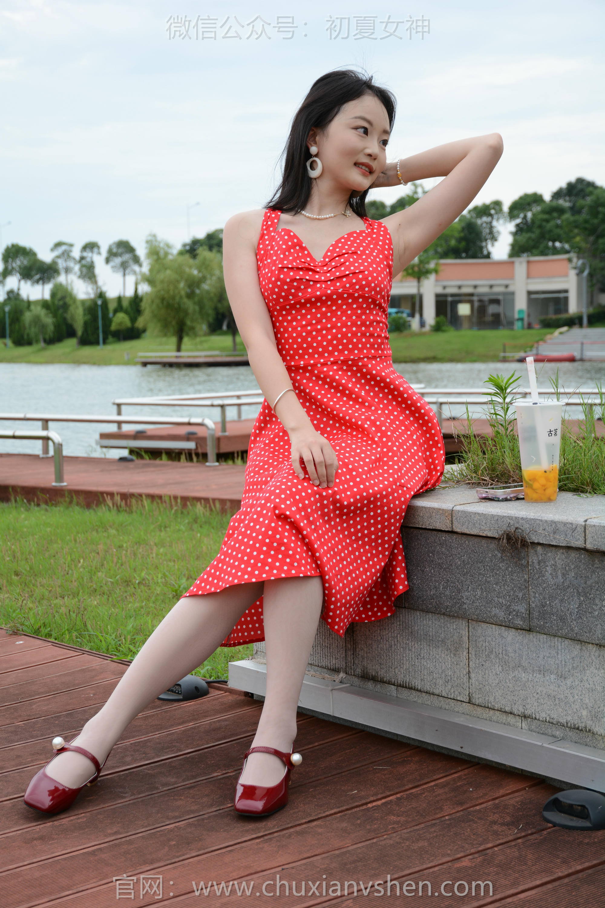 初夏女神 NO.258 双双~【港式装扮】出发点是好的，拍一期港风小姐姐嘞_第1集