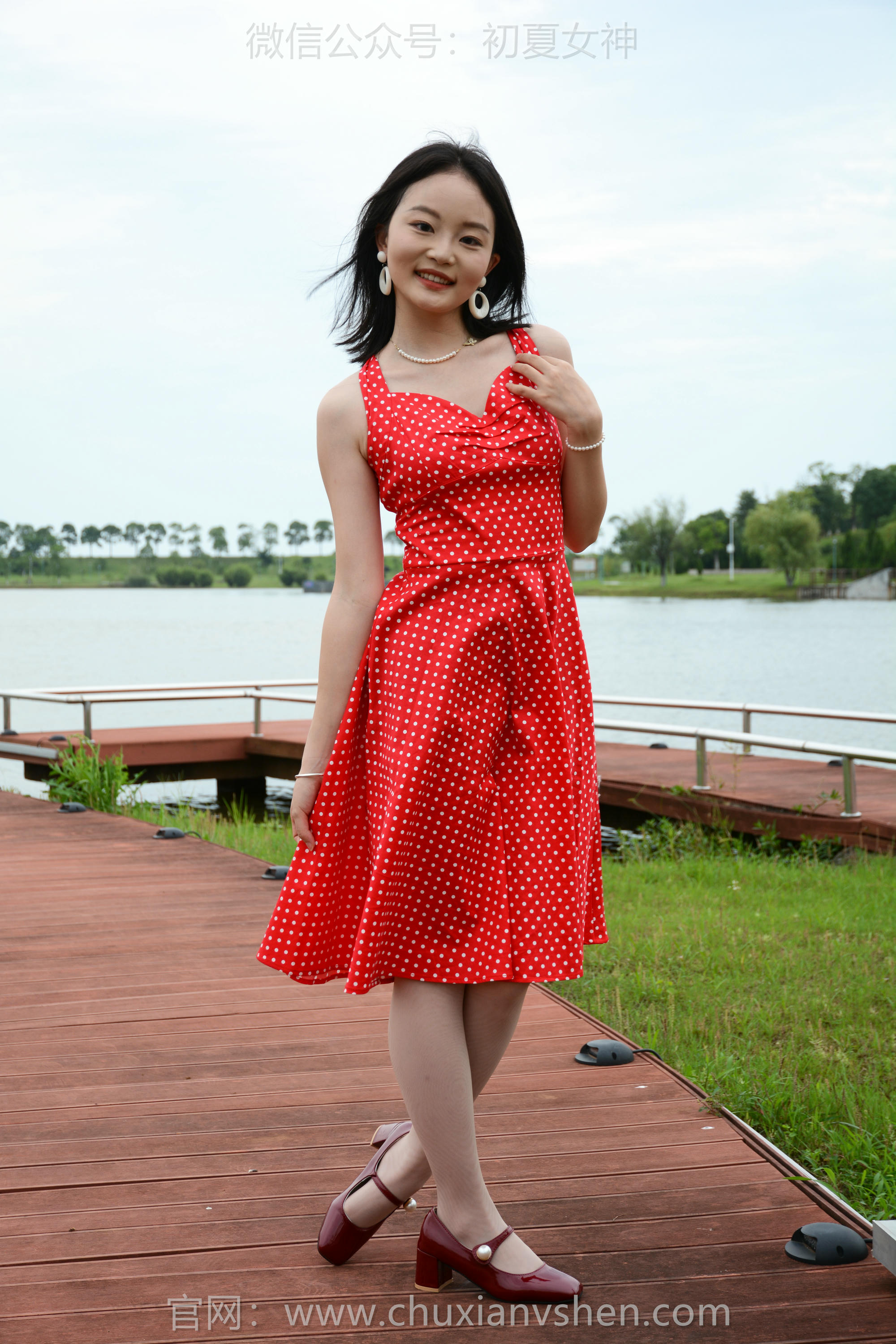 初夏女神 NO.258 双双~【港式装扮】出发点是好的，拍一期港风小姐姐嘞_第1集