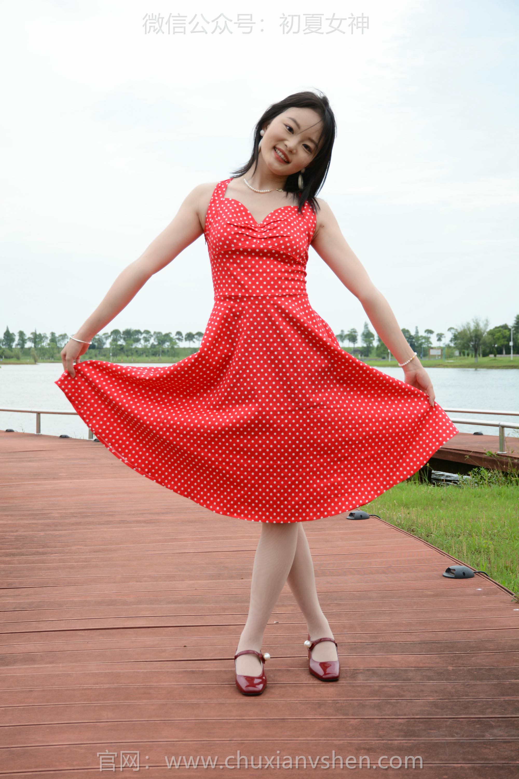 初夏女神 NO.258 双双~【港式装扮】出发点是好的，拍一期港风小姐姐嘞_第1集