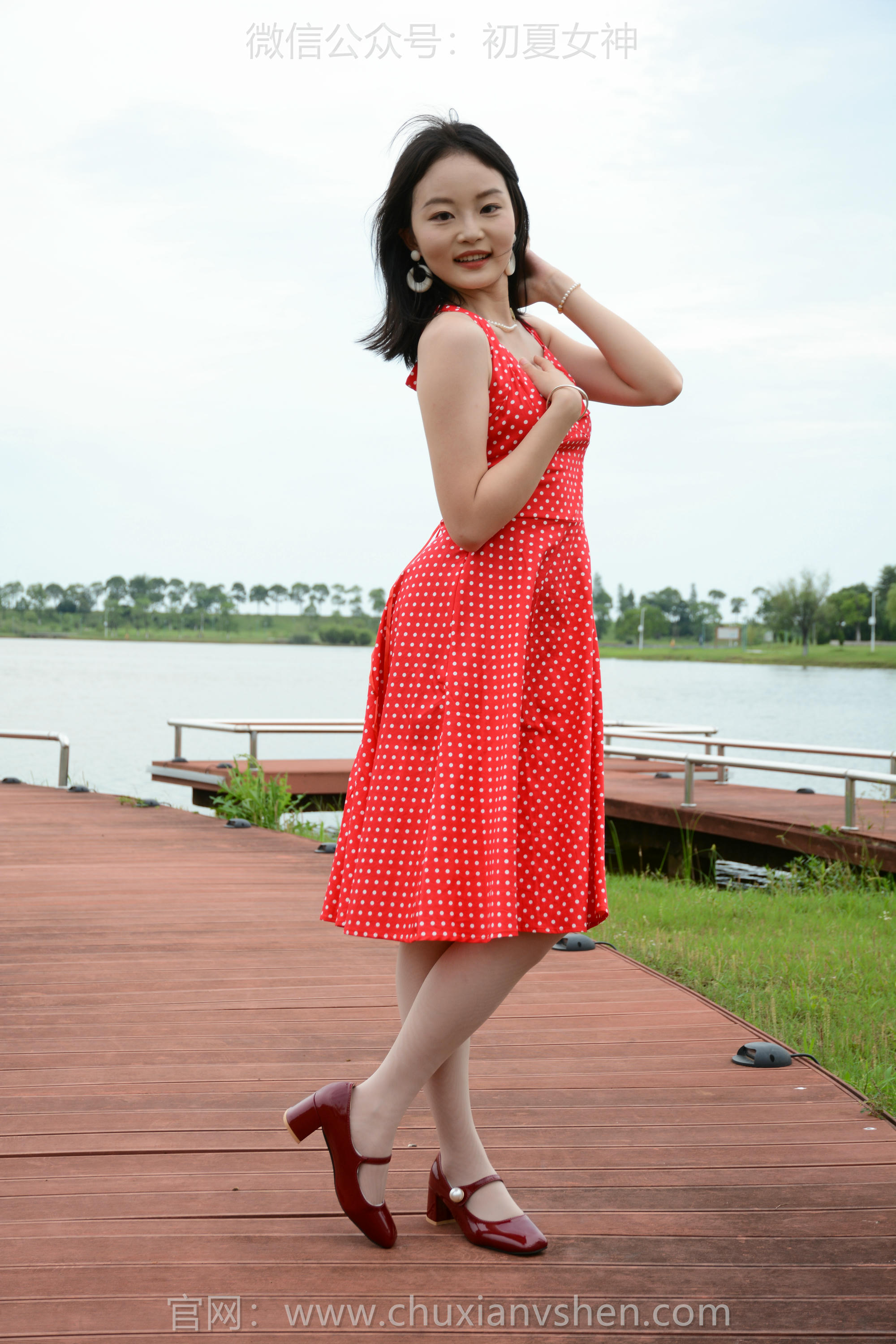 初夏女神 NO.258 双双~【港式装扮】出发点是好的，拍一期港风小姐姐嘞_第2集