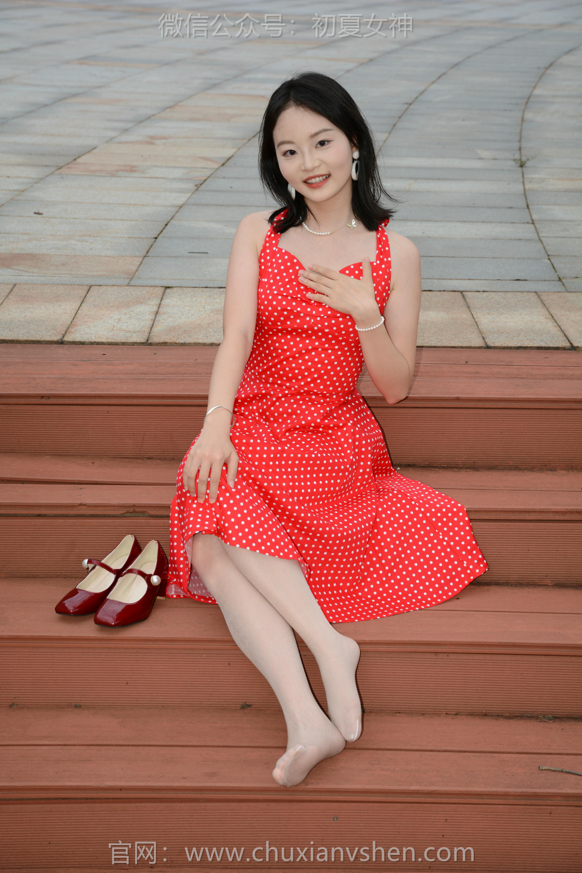 初夏女神 NO.258 双双~【港式装扮】出发点是好的，拍一期港风小姐姐嘞_第5集