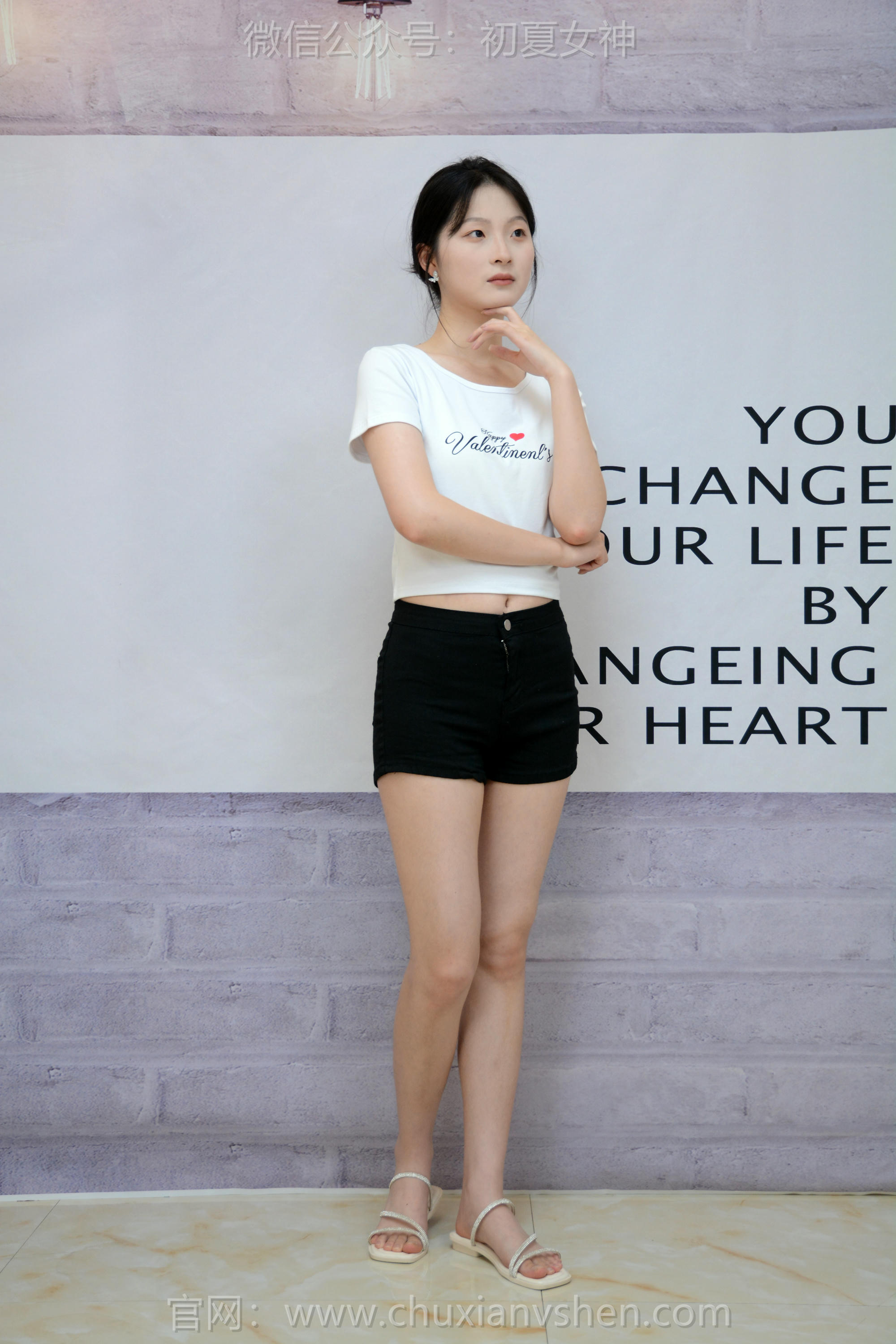 初夏女神 NO.261 安妮~【日常生活】安妮啊，衣服、鞋子、自己搭哈 [100P1V 4.06 GB]_第1集